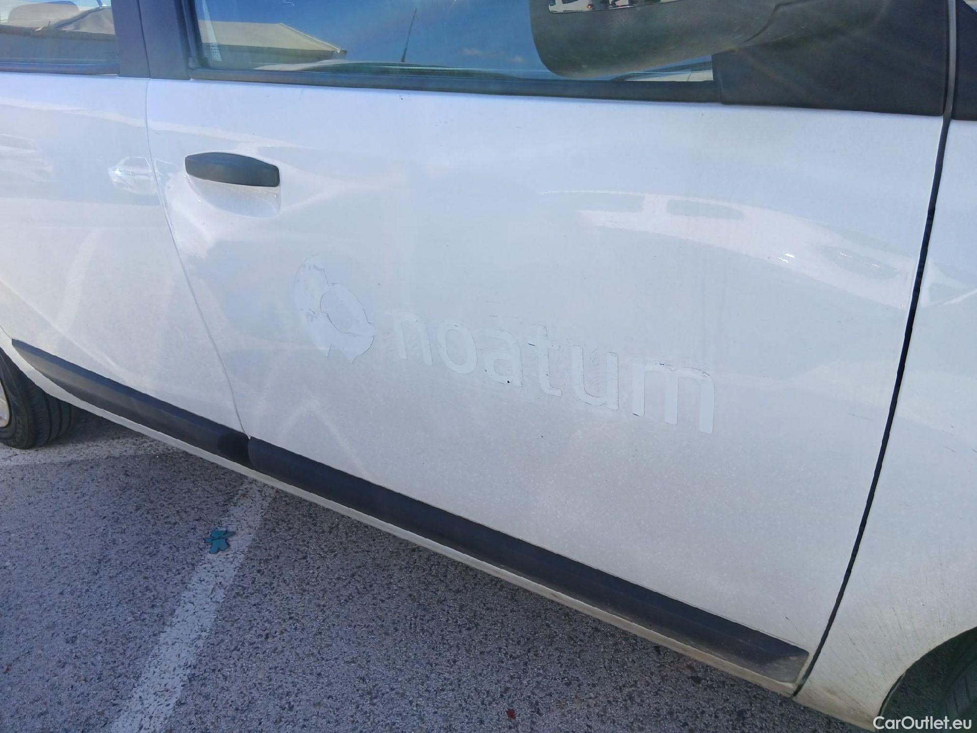  Dacia  Lodgy DACIA  / 2012 / 5P / monovolumen compacto Comfort Blue dCi 70kW (95CV) 7Pl - 18 #46