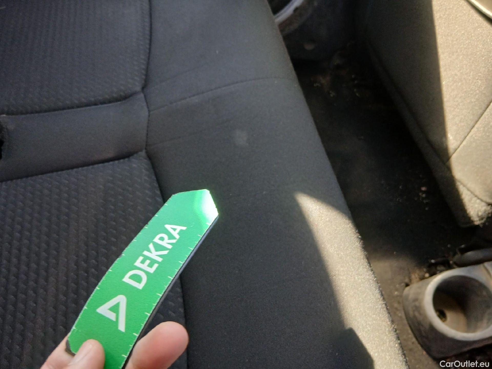  Dacia  Lodgy DACIA  / 2012 / 5P / monovolumen compacto Comfort Blue dCi 70kW (95CV) 7Pl - 18 #40