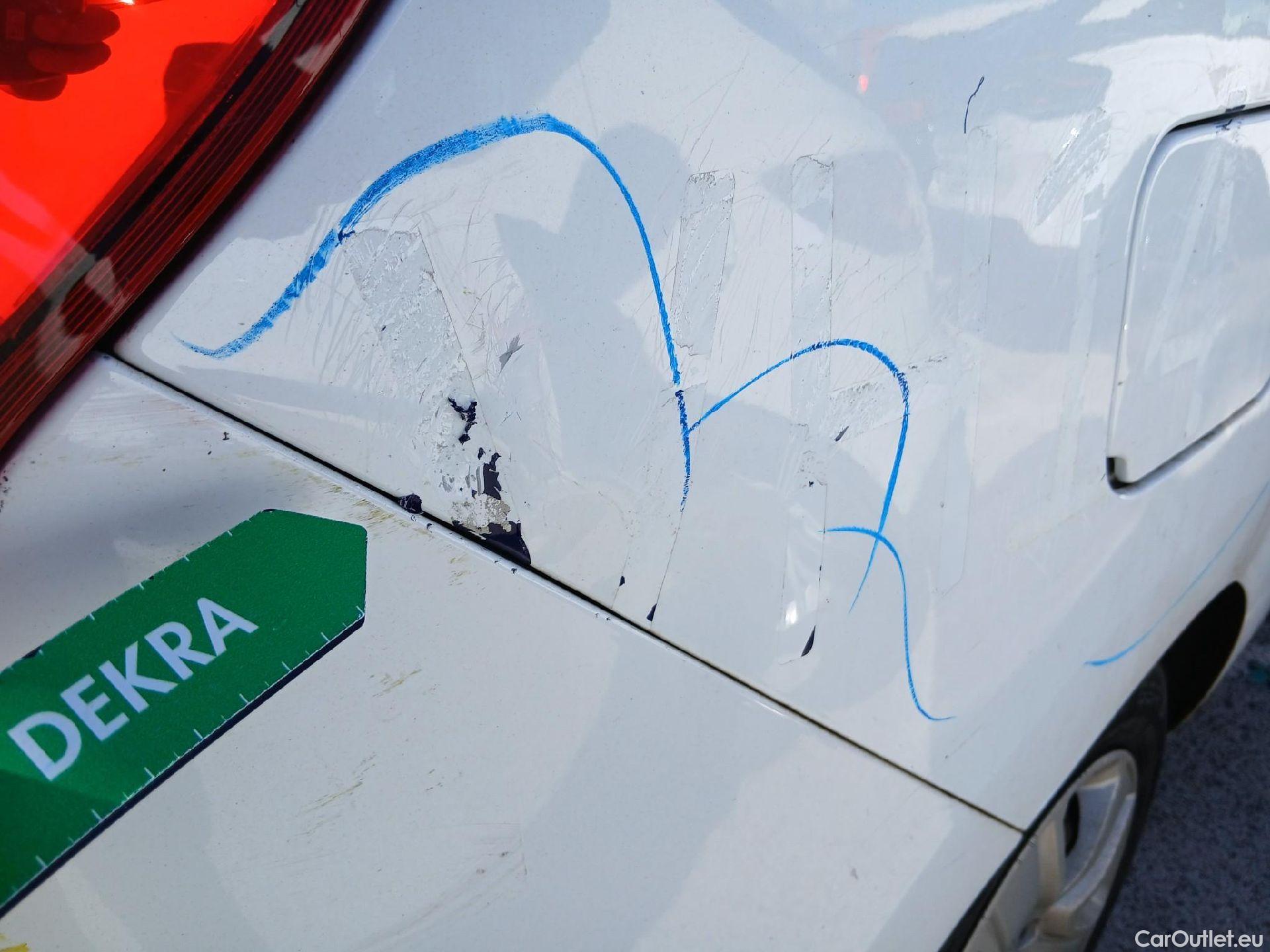  Dacia  Lodgy DACIA  / 2012 / 5P / monovolumen compacto Comfort Blue dCi 70kW (95CV) 7Pl - 18 #33