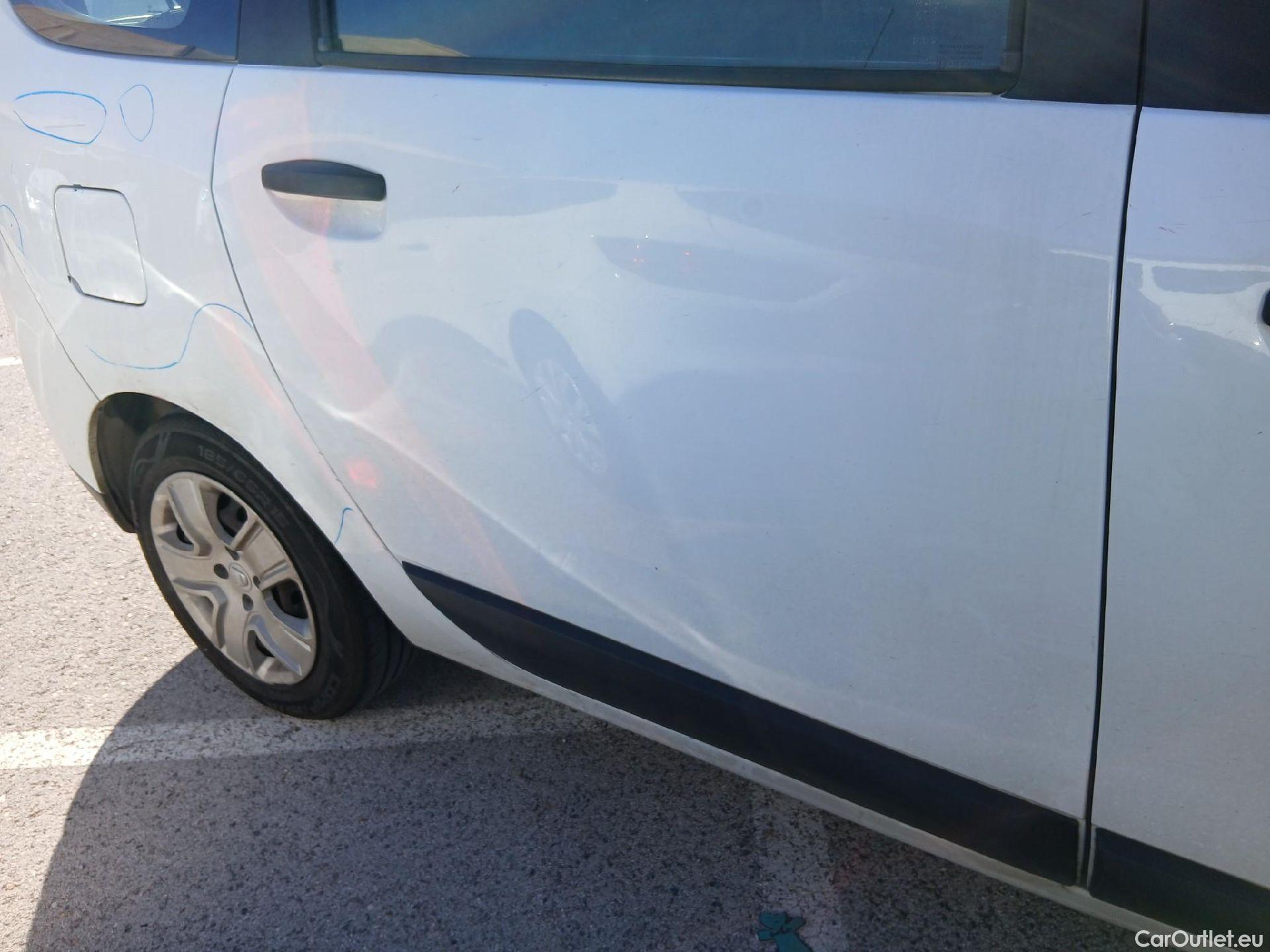  Dacia  Lodgy DACIA  / 2012 / 5P / monovolumen compacto Comfort Blue dCi 70kW (95CV) 7Pl - 18 #45