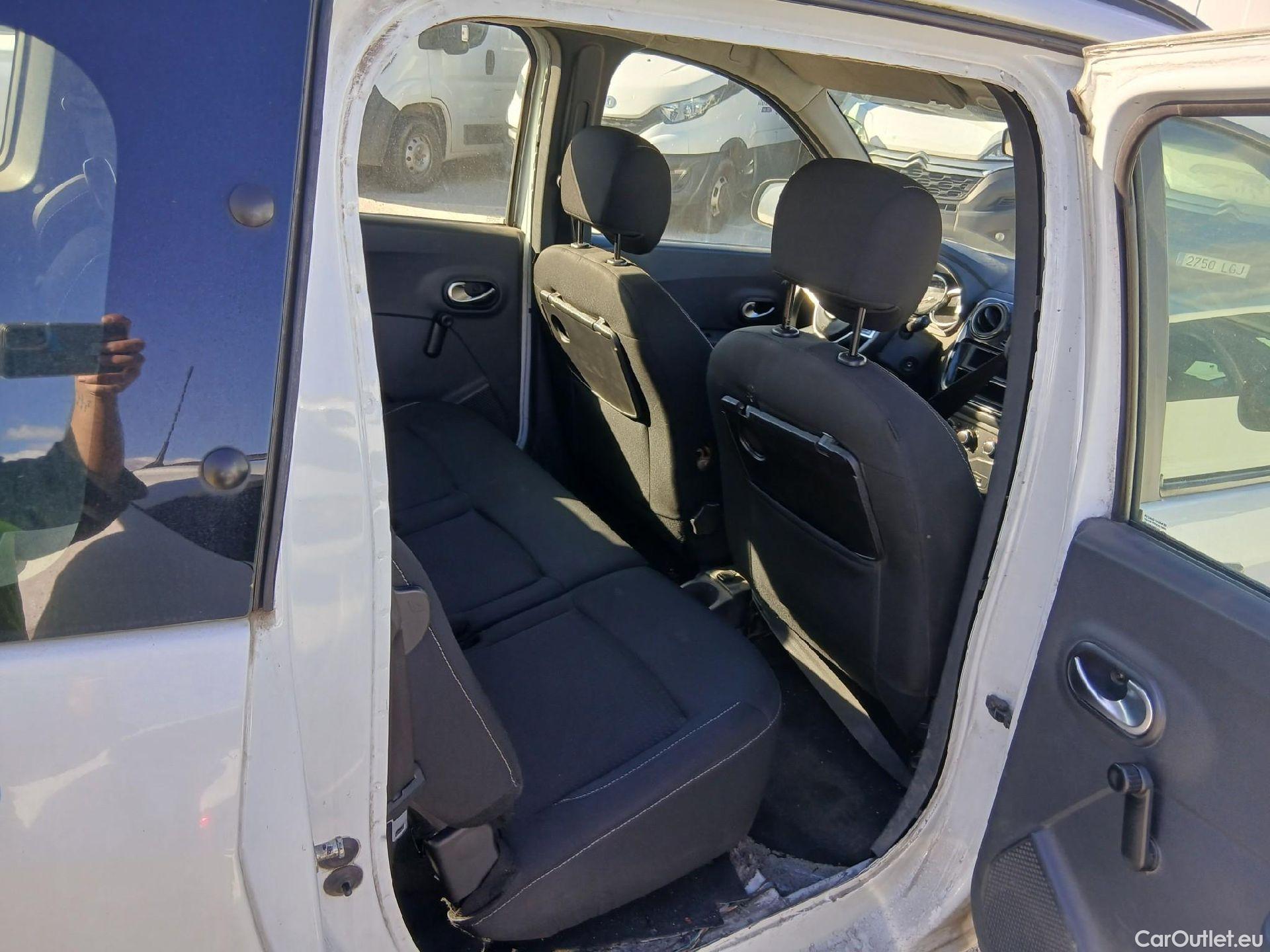  Dacia  Lodgy DACIA  / 2012 / 5P / monovolumen compacto Comfort Blue dCi 70kW (95CV) 7Pl - 18 #35