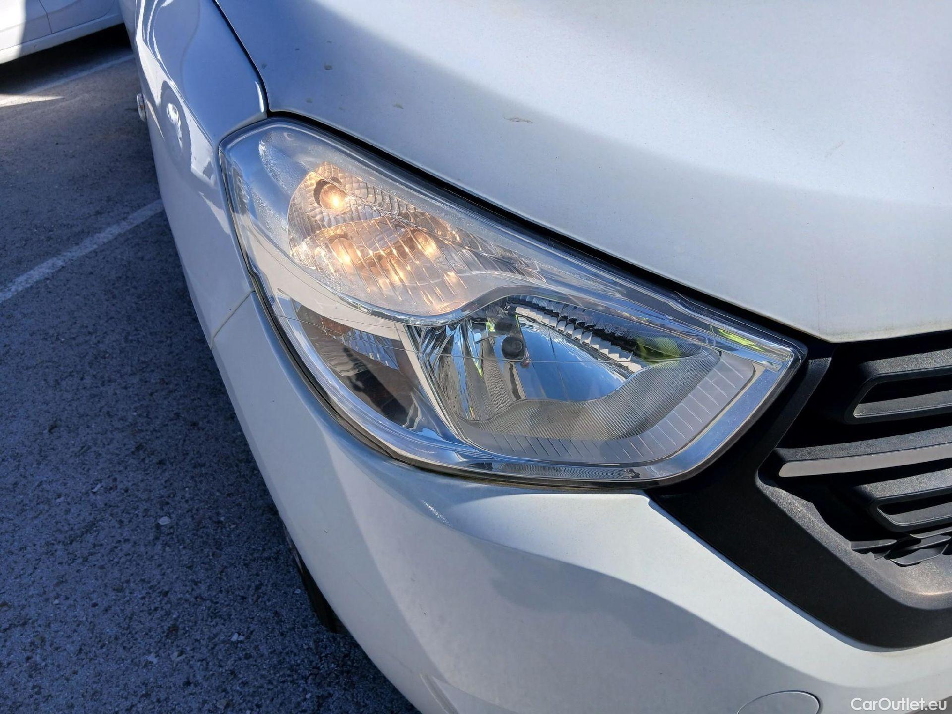  Dacia  Lodgy DACIA  / 2012 / 5P / monovolumen compacto Comfort Blue dCi 70kW (95CV) 7Pl - 18 #6