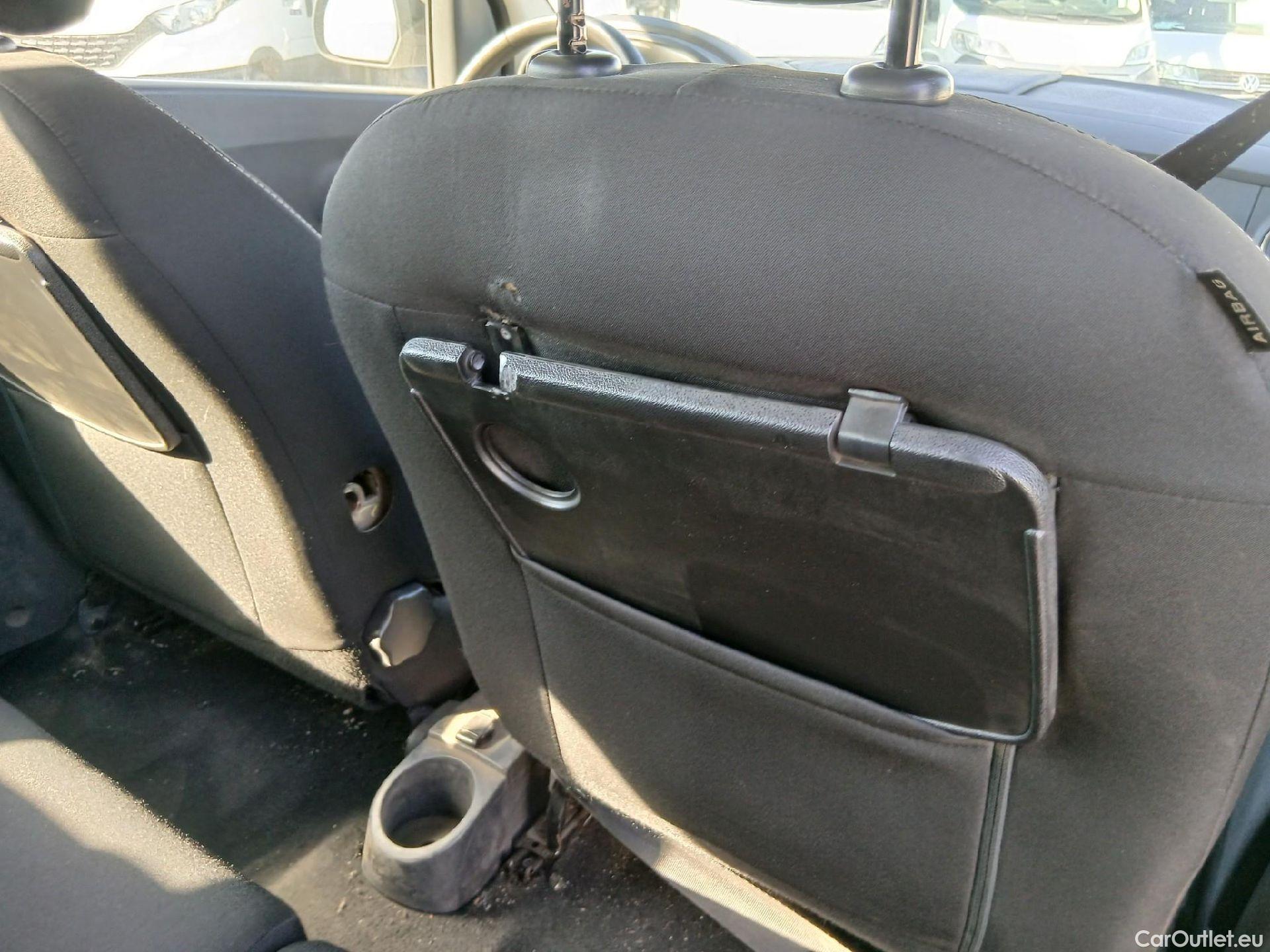  Dacia  Lodgy DACIA  / 2012 / 5P / monovolumen compacto Comfort Blue dCi 70kW (95CV) 7Pl - 18 #37