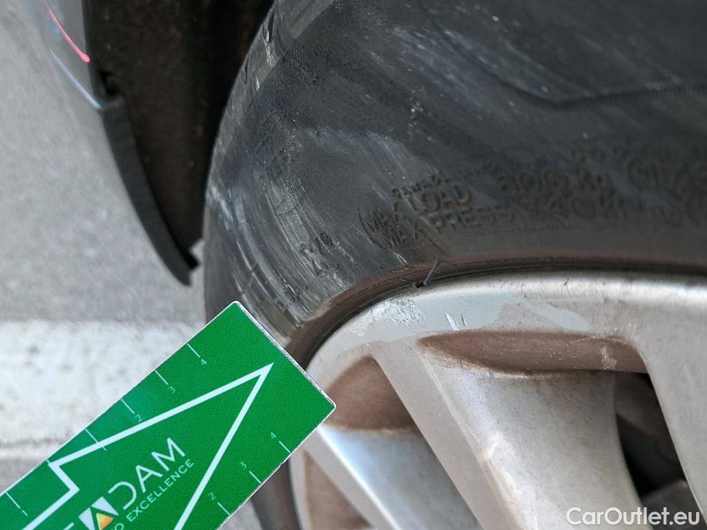  Bmw  Serie 5 BMW  / 2016 / 4P / sedán 540iA #51