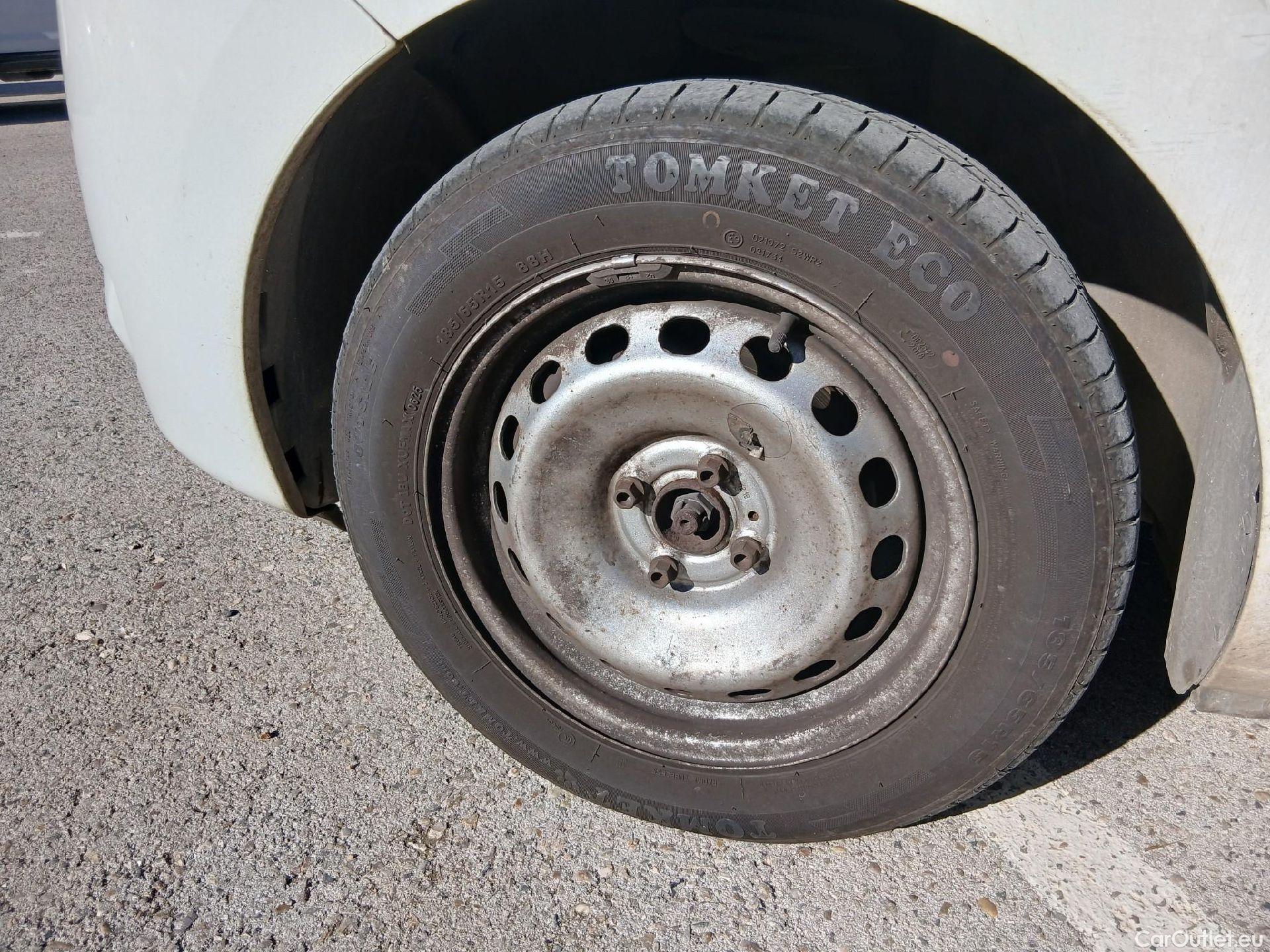  Dacia  Lodgy DACIA  / 2012 / 5P / monovolumen compacto Comfort Blue dCi 70kW (95CV) 7Pl - 18 #10