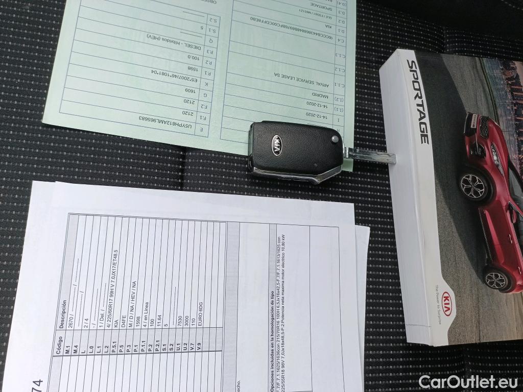  KIA  Sportage KIA  1.6MHEV Drive 100kW(136CV) 4x2(Crist Tintados)(CX) #2