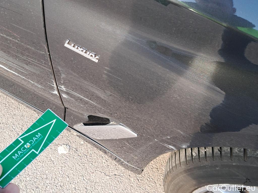  Bmw  Serie 5 BMW  / 2016 / 4P / sedán 540iA #27