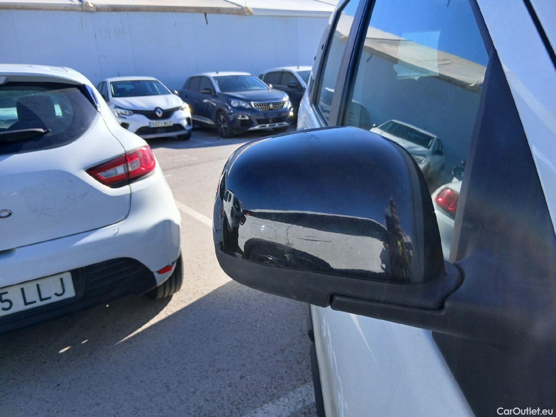  Dacia  Lodgy DACIA  / 2012 / 5P / monovolumen compacto Comfort Blue dCi 70kW (95CV) 7Pl - 18 #49