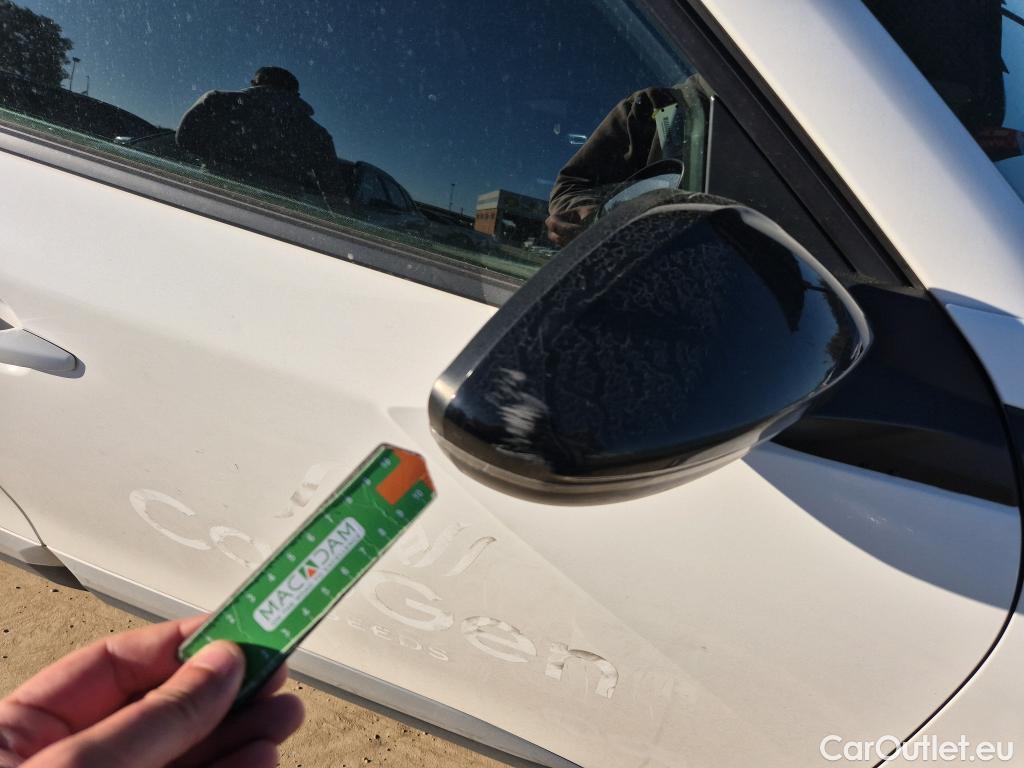  Peugeot  2008 PEUGEOT  / 2019 / 5P / todoterreno Allure BlueHDI 81kW (110CV) #15