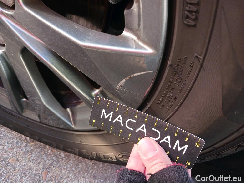  Peugeot  2008 PEUGEOT  / 2019 / 5P / todoterreno Active Pack BlueHDI 81kW (110CV) #8