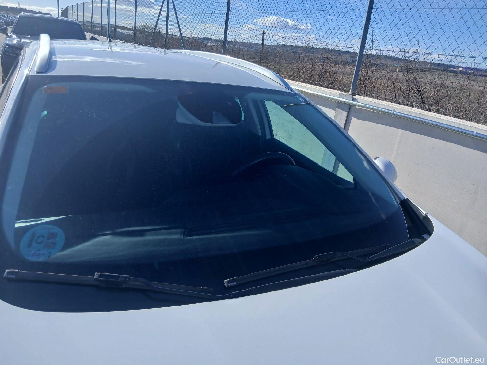  Renault  Megane RENAULT Mégane / 2015 / 5P / familiar Sp. Tourer Zen En. dCi 81kW (110CV) #14