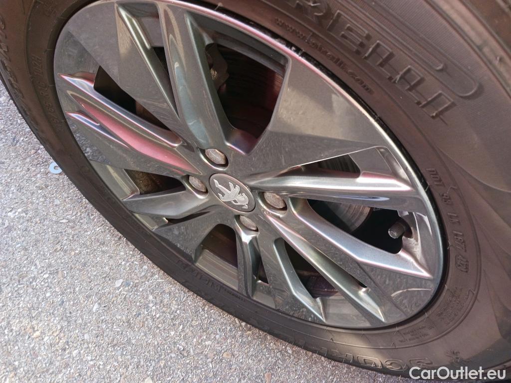  Peugeot  2008 PEUGEOT  / 2019 / 5P / todoterreno Active Pack BlueHDI 81kW (110CV) #7