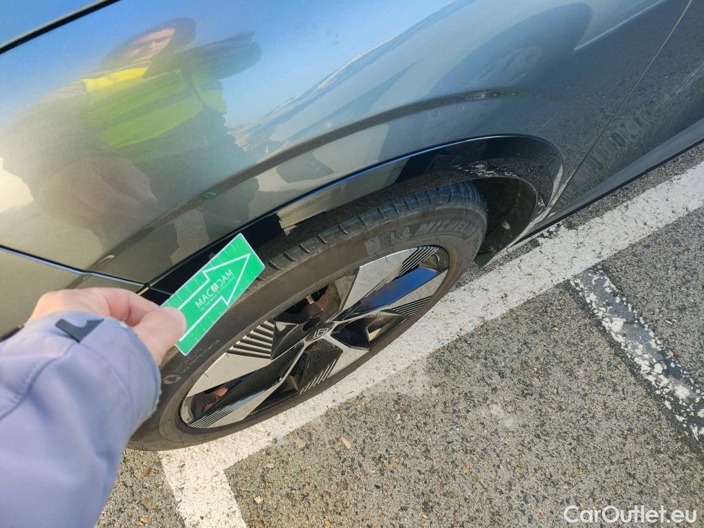  Renault  Megane-e RENAULT Megane E-Tech / 2022 / 5P / berlina con portón equilibre EV40 96kW (130CV) standard ch. #25