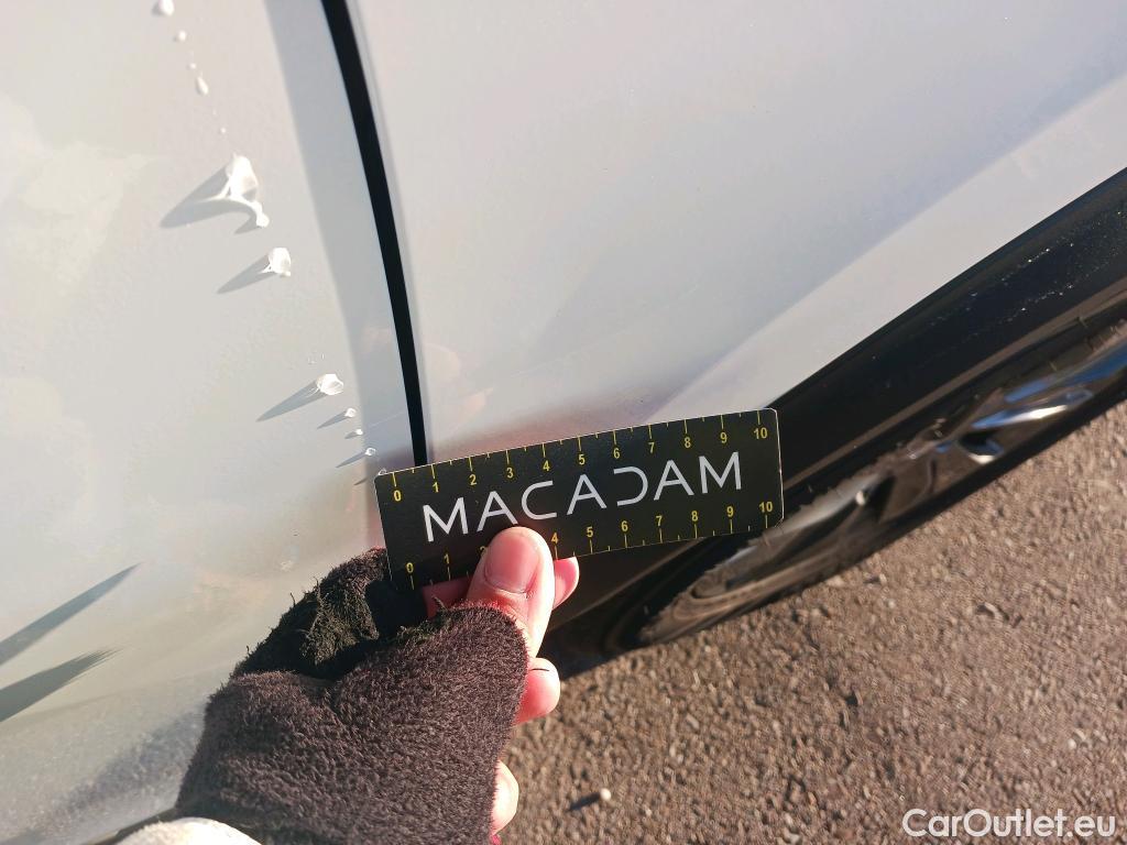  Peugeot  2008 PEUGEOT  / 2019 / 5P / todoterreno Active Pack BlueHDI 81kW (110CV) #25