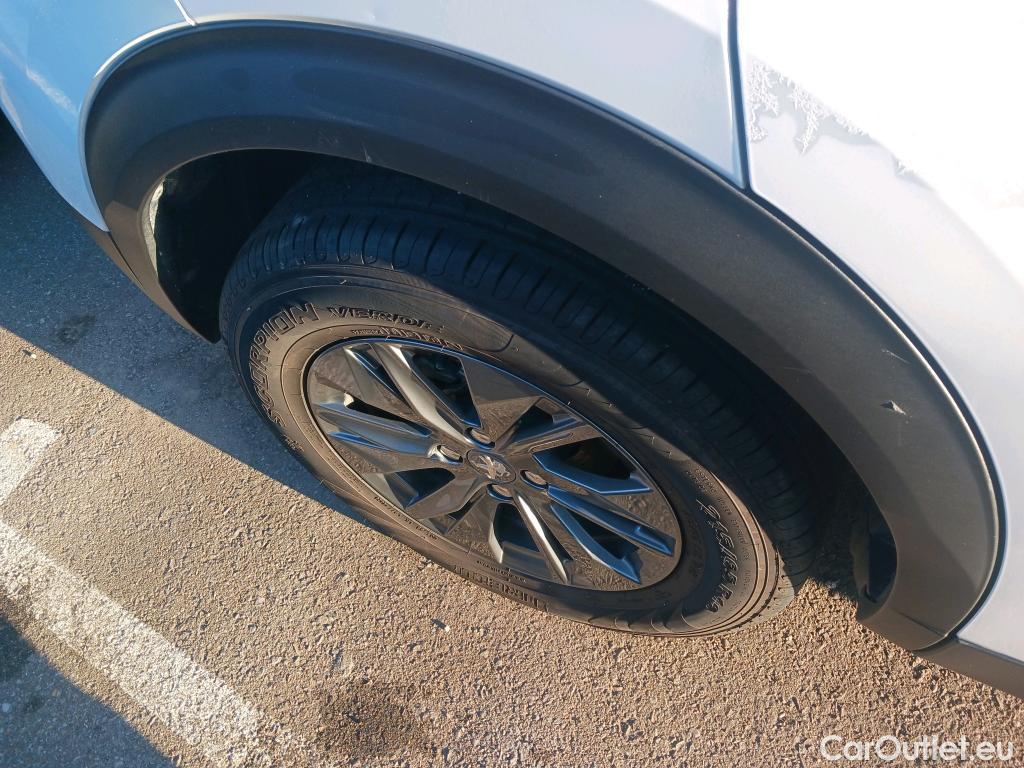  Peugeot  2008 PEUGEOT  / 2019 / 5P / todoterreno Active Pack BlueHDI 81kW (110CV) #16