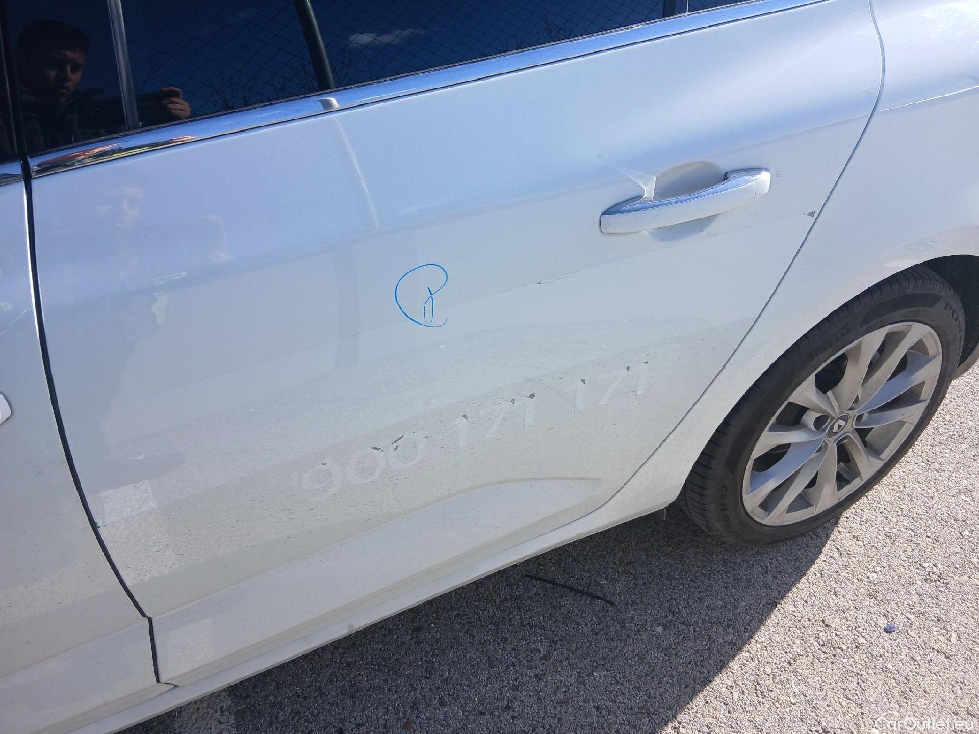  Renault  Megane RENAULT Mégane / 2015 / 5P / familiar Sp. Tourer Zen En. dCi 81kW (110CV) #23