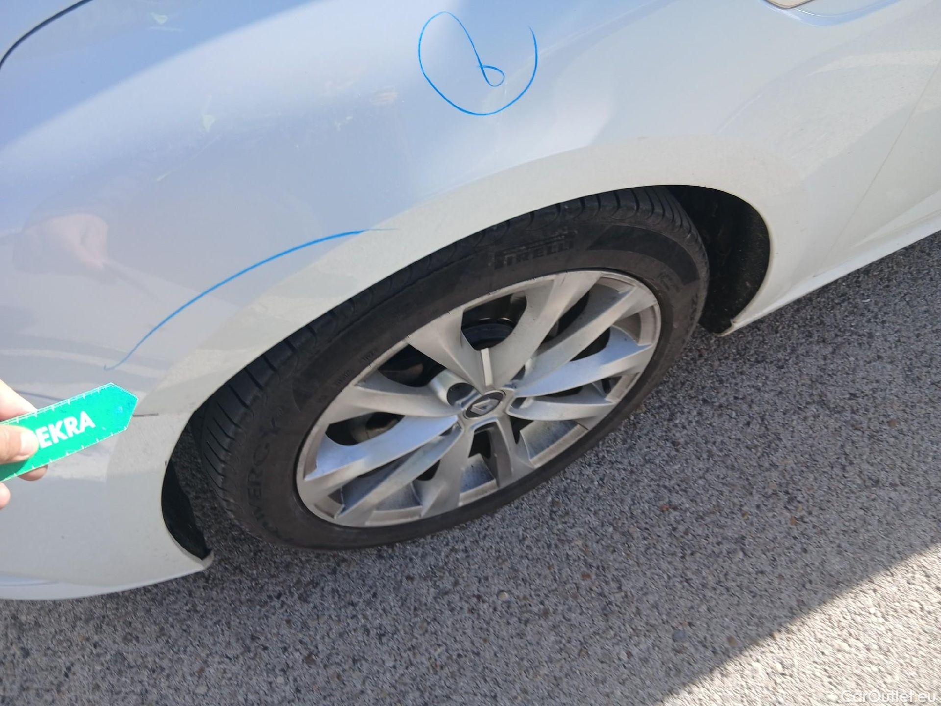  Renault  Megane RENAULT Mégane / 2015 / 5P / familiar Sp. Tourer Zen En. dCi 81kW (110CV) #15