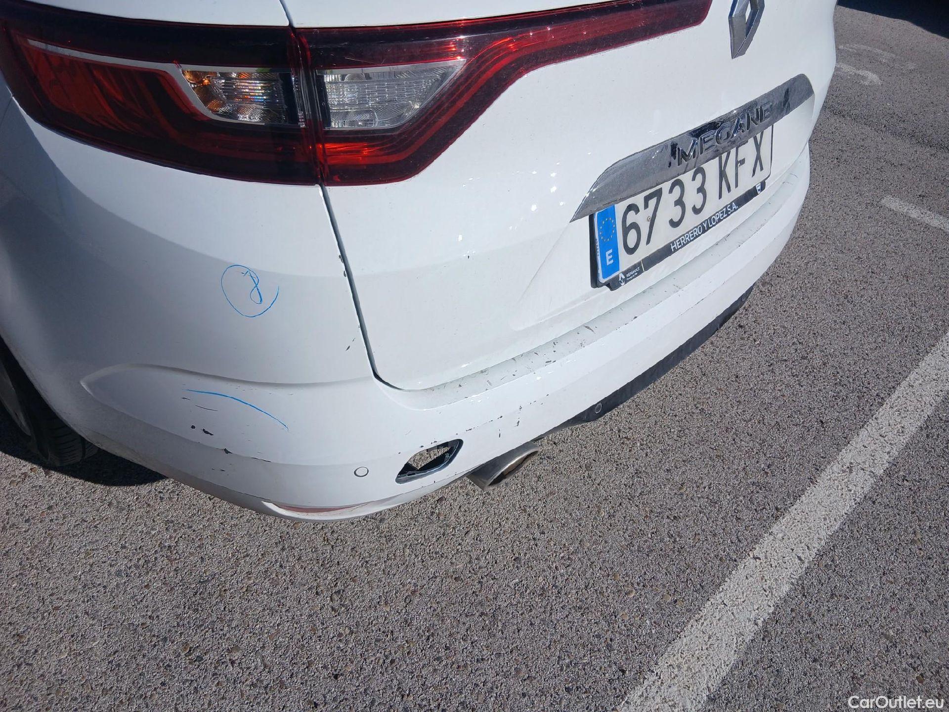  Renault  Megane RENAULT Mégane / 2015 / 5P / familiar Sp. Tourer Zen En. dCi 81kW (110CV) #26