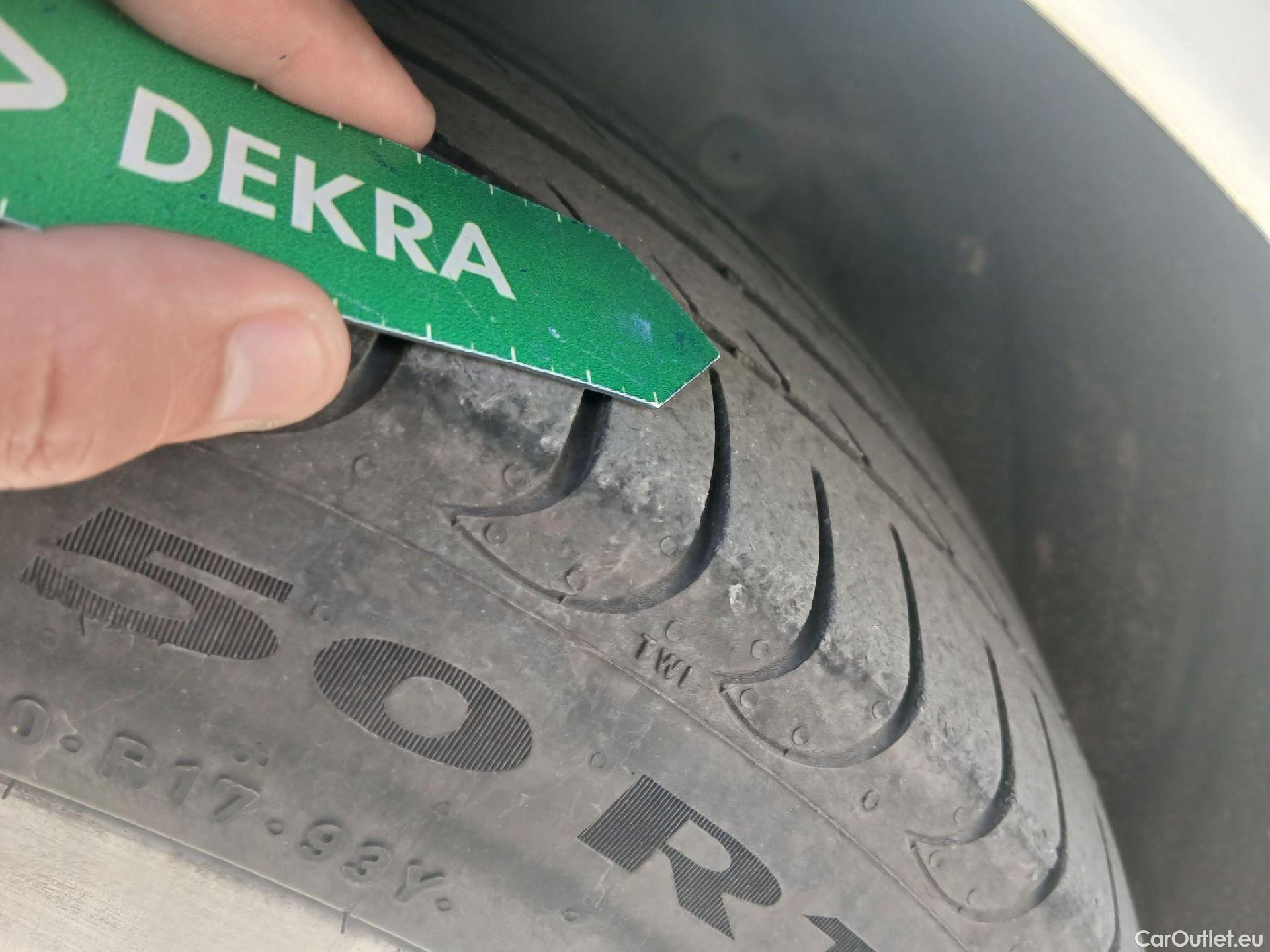  Renault  Megane RENAULT Mégane / 2015 / 5P / familiar Sp. Tourer Zen En. dCi 81kW (110CV) #2