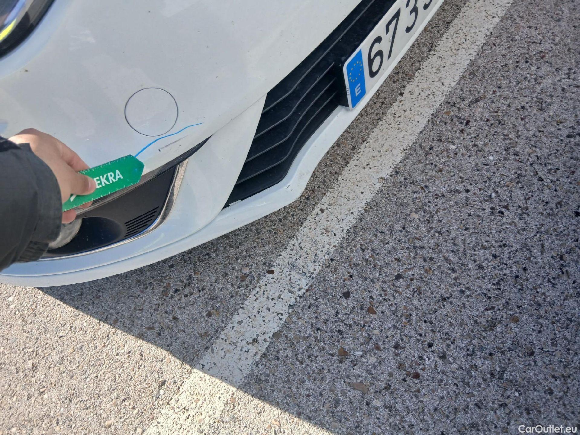  Renault  Megane RENAULT Mégane / 2015 / 5P / familiar Sp. Tourer Zen En. dCi 81kW (110CV) #11