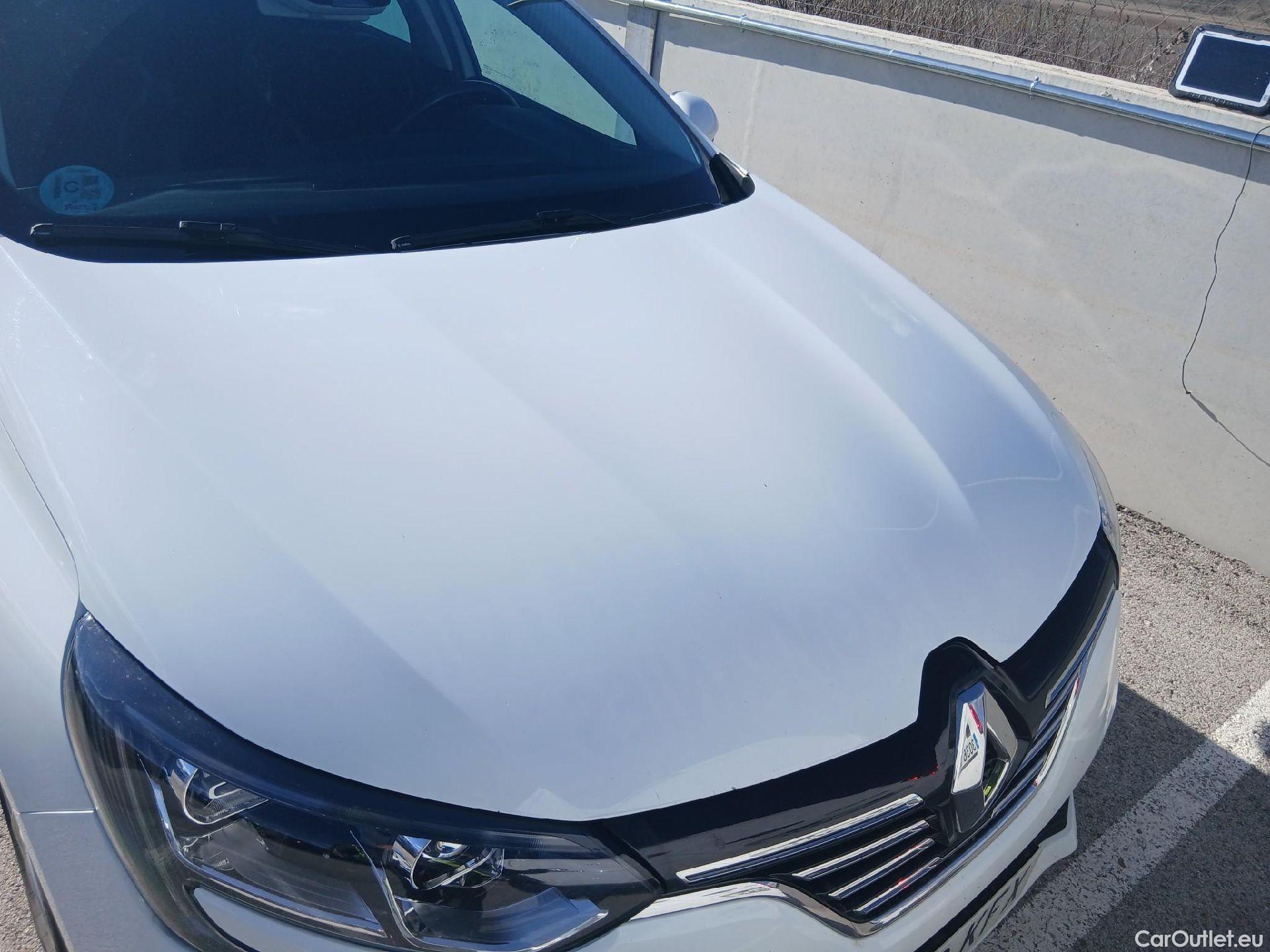  Renault  Megane RENAULT Mégane / 2015 / 5P / familiar Sp. Tourer Zen En. dCi 81kW (110CV) #13