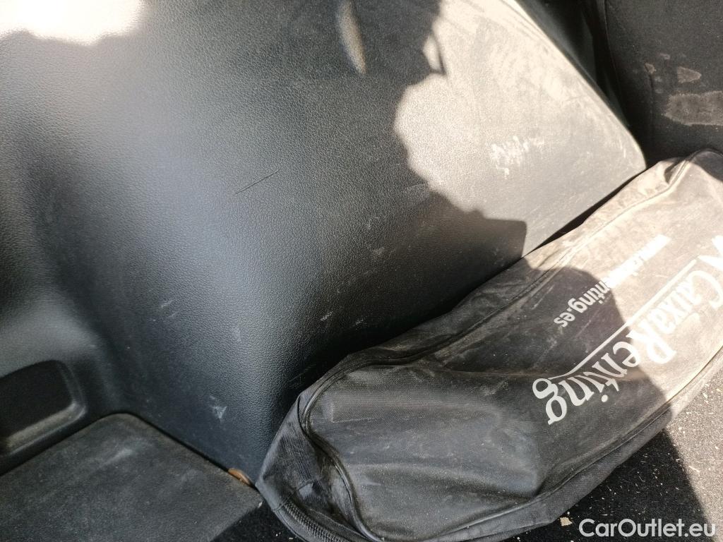  KIA  Sportage KIA  1.6MHEV Drive 100kW(136CV) 4x2(Crist Tintados)(CX) #36