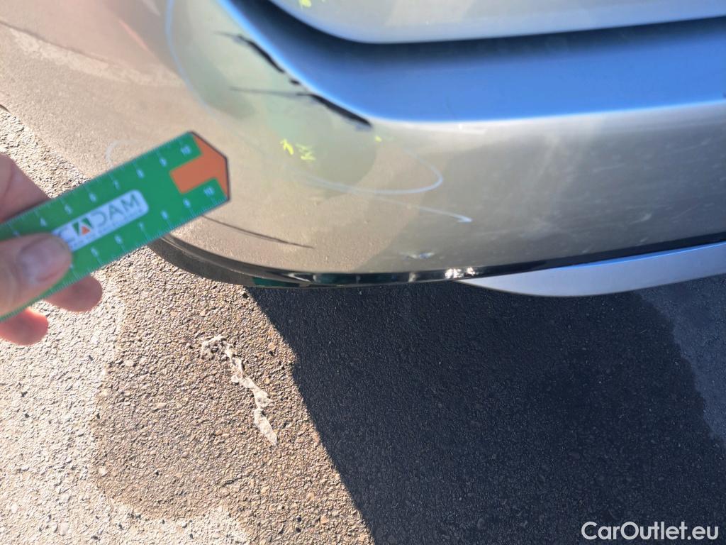  Toyota  Corolla TOYOTA  / 2019 / 5P / familiar 2.0 180H FEEL! E-CVT TOURING SPORT #40