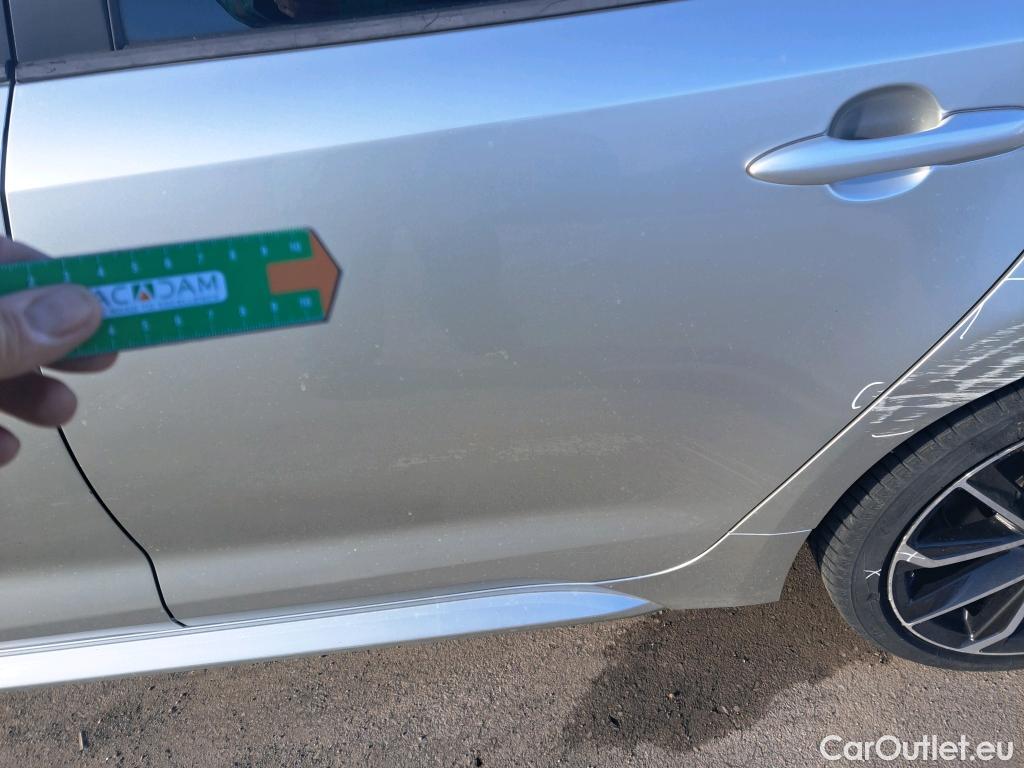  Toyota  Corolla TOYOTA  / 2019 / 5P / familiar 2.0 180H FEEL! E-CVT TOURING SPORT #26