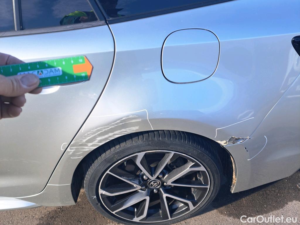  Toyota  Corolla TOYOTA  / 2019 / 5P / familiar 2.0 180H FEEL! E-CVT TOURING SPORT #3