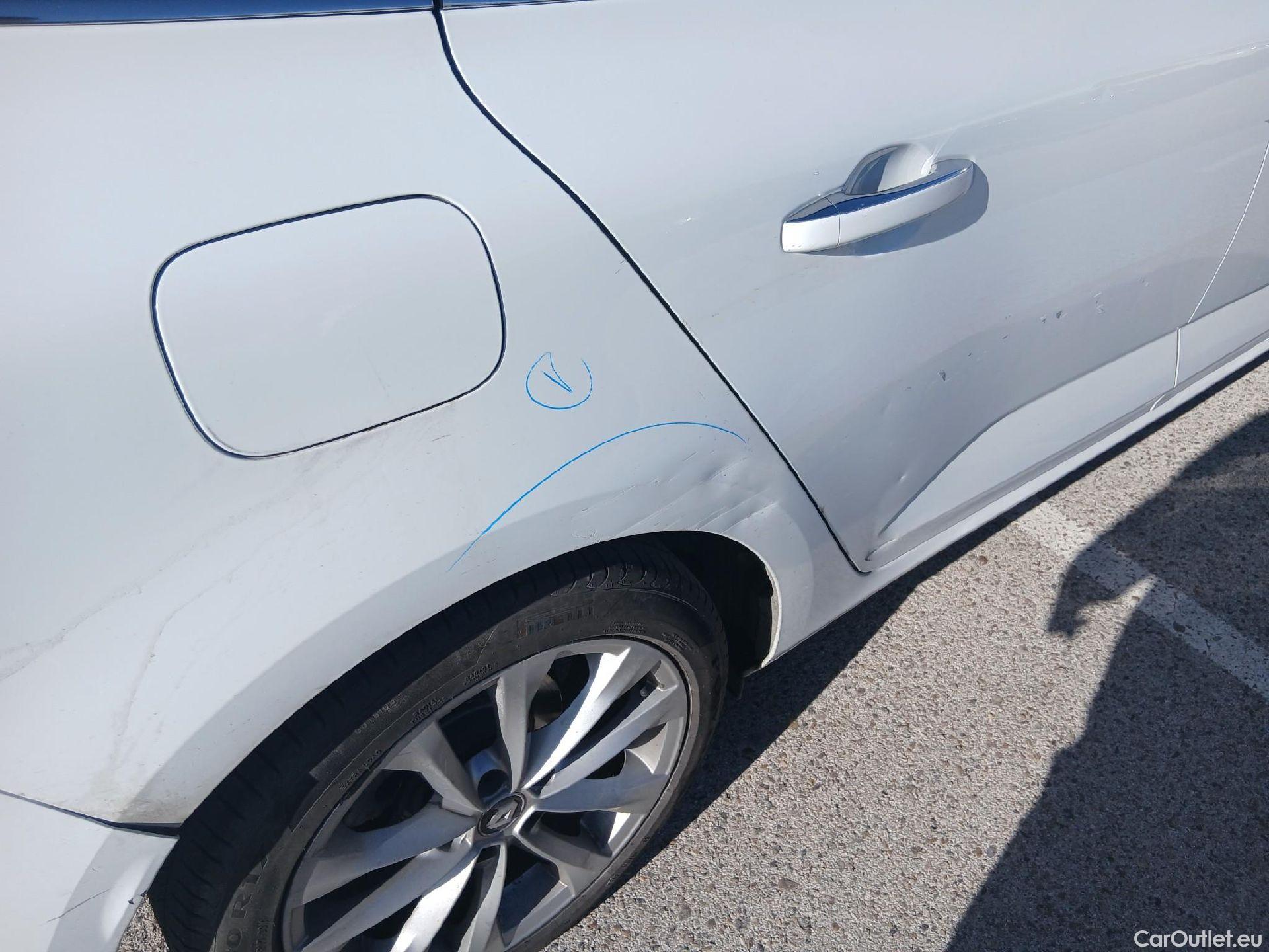  Renault  Megane RENAULT Mégane / 2015 / 5P / familiar Sp. Tourer Zen En. dCi 81kW (110CV) #32