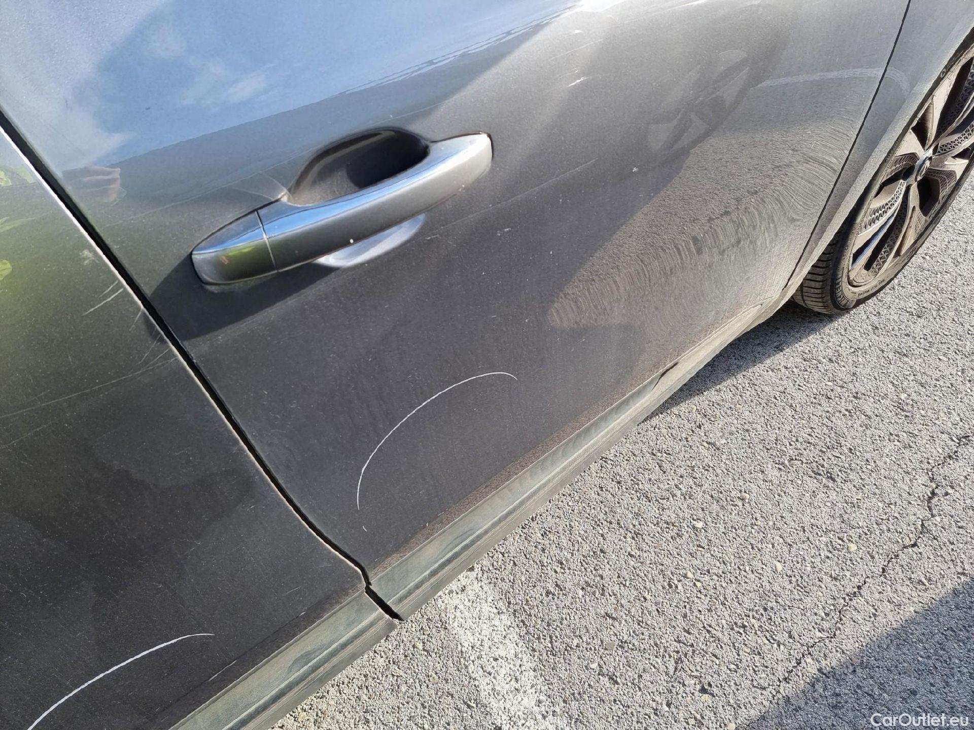  Renault  Scenic RENAULT Scénic / 2016 / 5P / monovolumen compacto Zen Energy dCi 96kW (130CV) #40