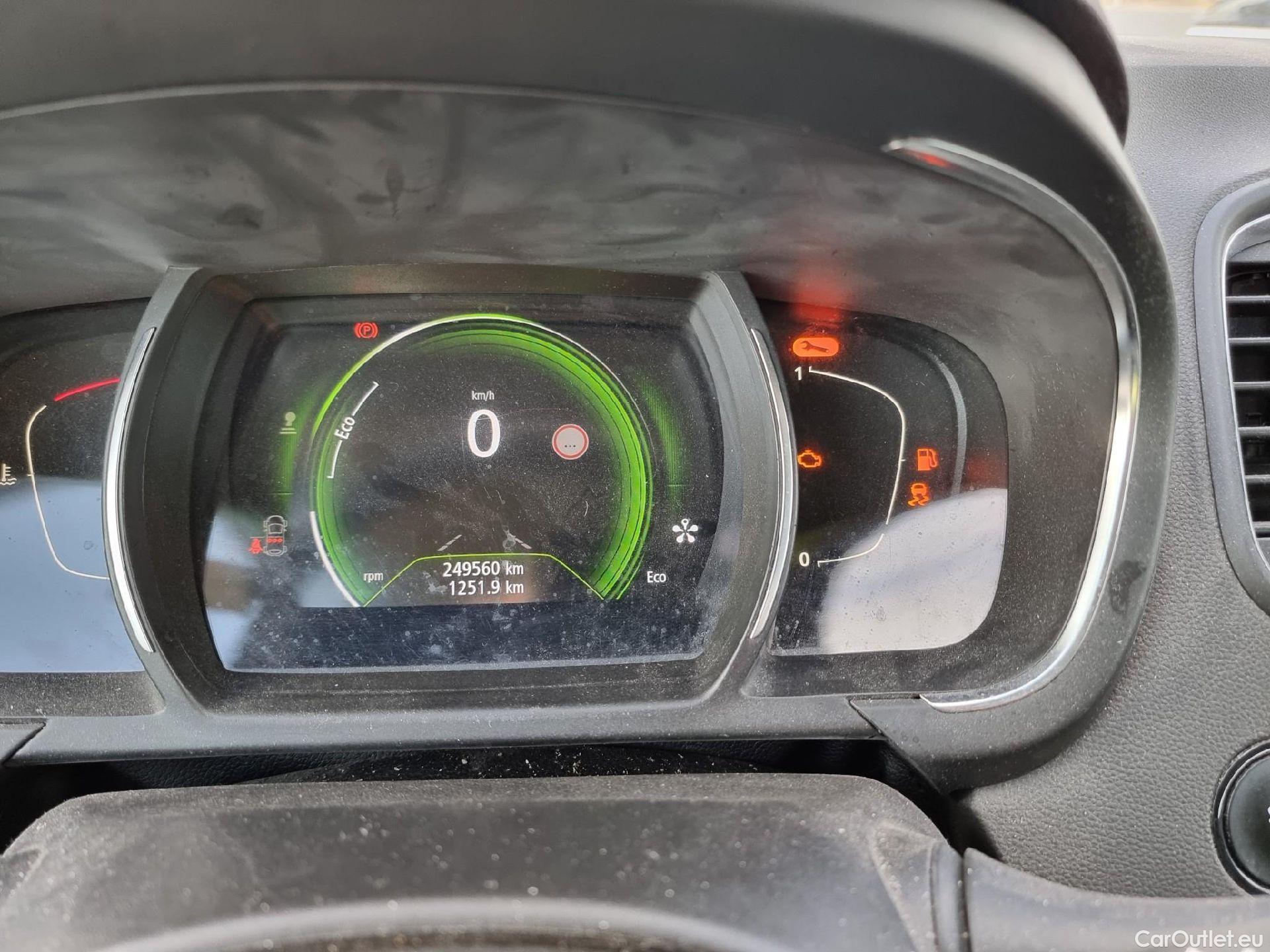  Renault  Scenic RENAULT Scénic / 2016 / 5P / monovolumen compacto Zen Energy dCi 96kW (130CV) #2