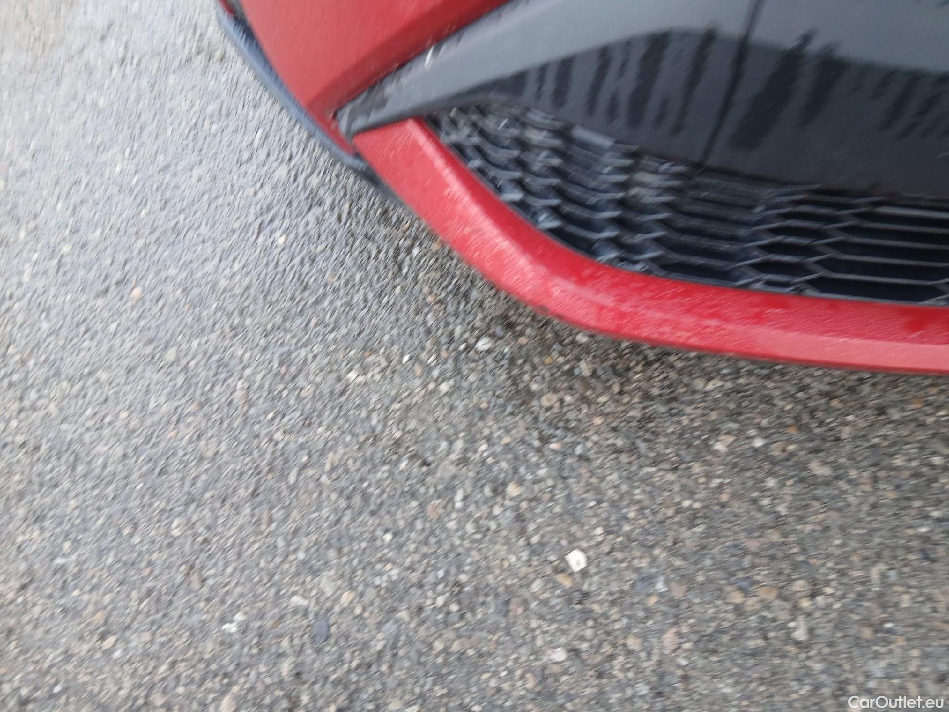  Toyota  C-HR TOYOTA  / 2019 / 5P / todoterreno 1.8 125H Advance #1