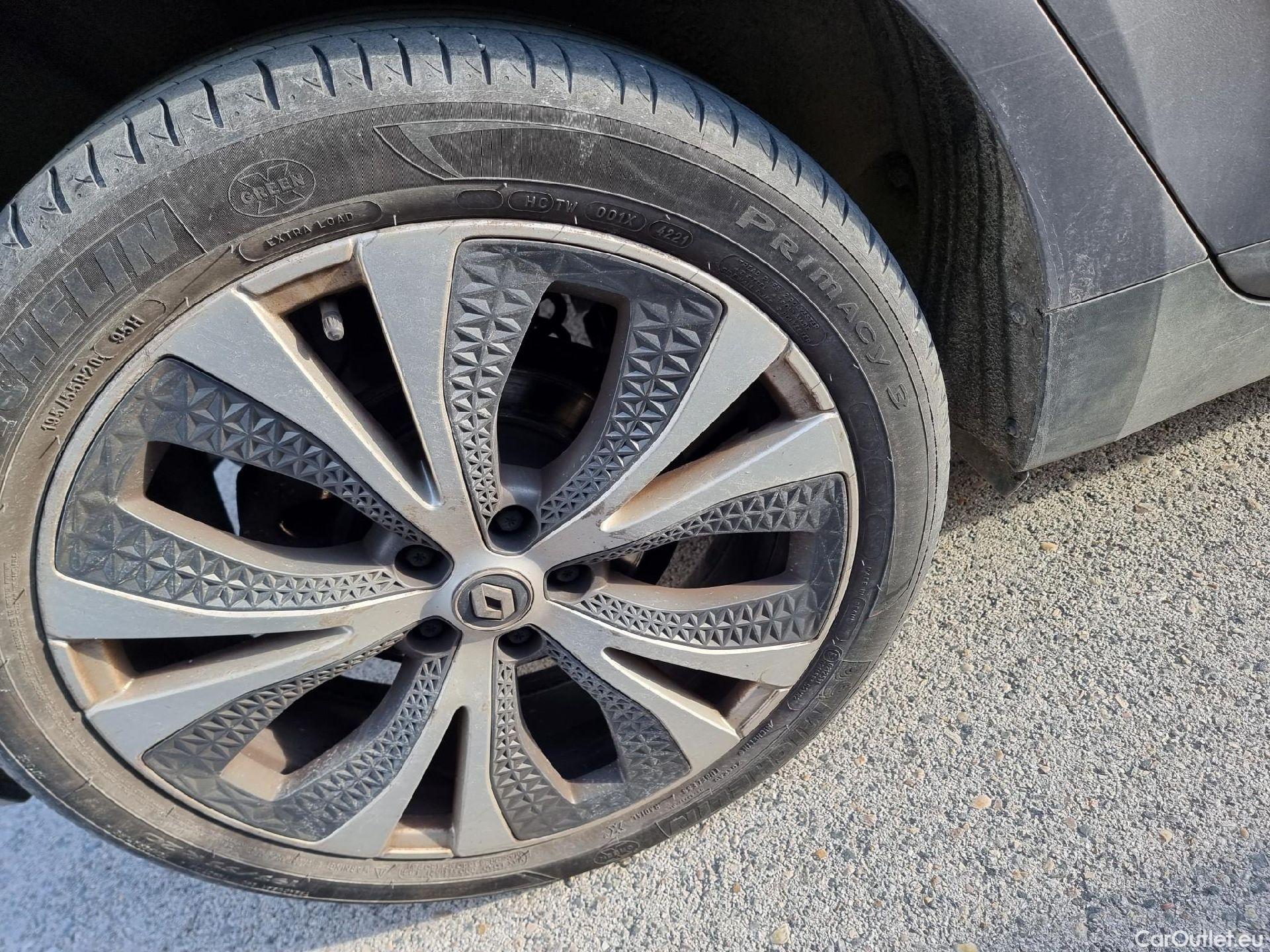  Renault  Scenic RENAULT Scénic / 2016 / 5P / monovolumen compacto Zen Energy dCi 96kW (130CV) #36