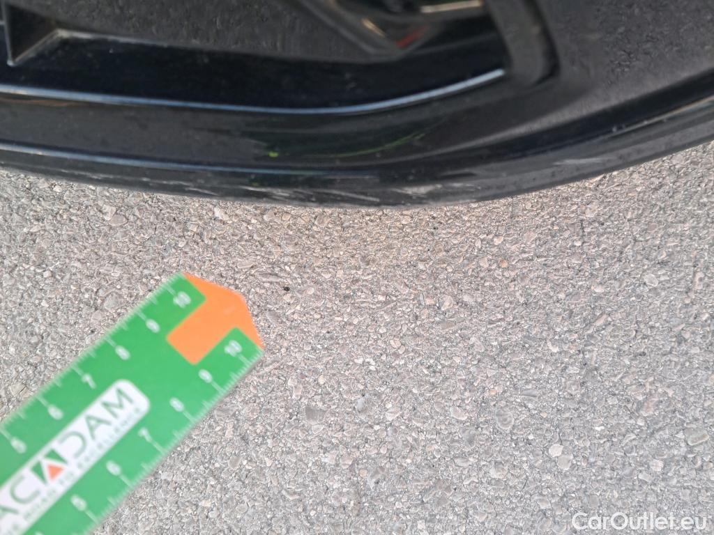  Volkswagen  Golf  VOLKSWAGEN / 2020 / 5P / berlina con portón R-Line 1.5 TSI 110kW (150CV) #13