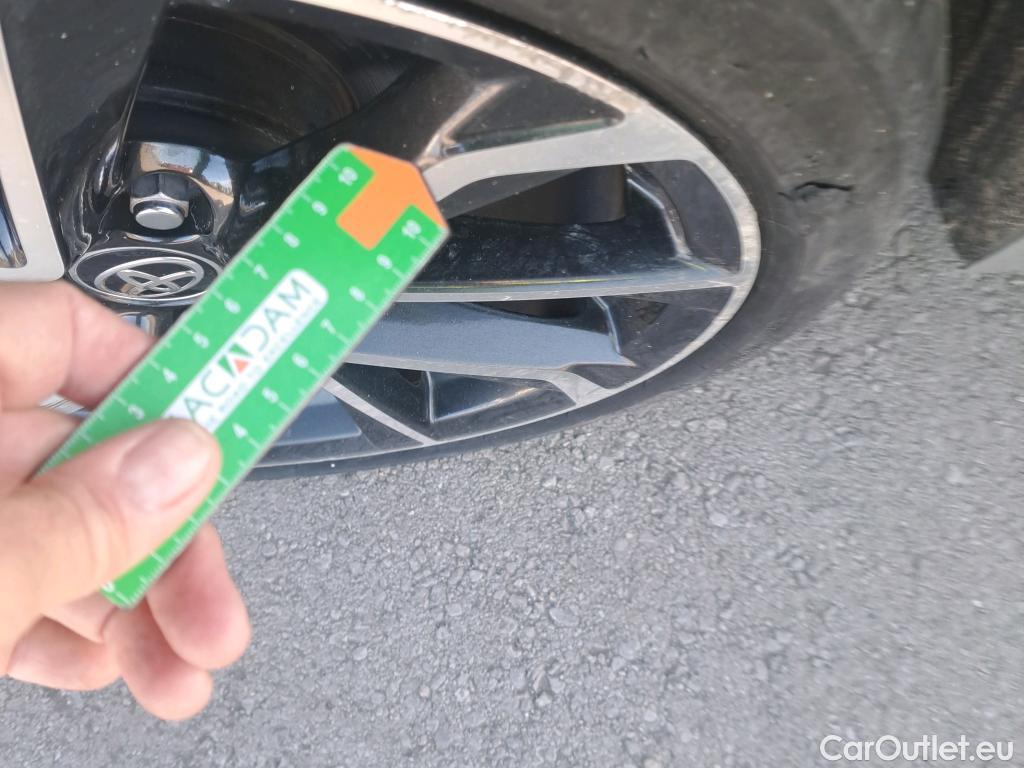  Toyota  Corolla TOYOTA  / 2019 / 5P / familiar 2.0 180H FEEL! E-CVT TOURING SPORT #19