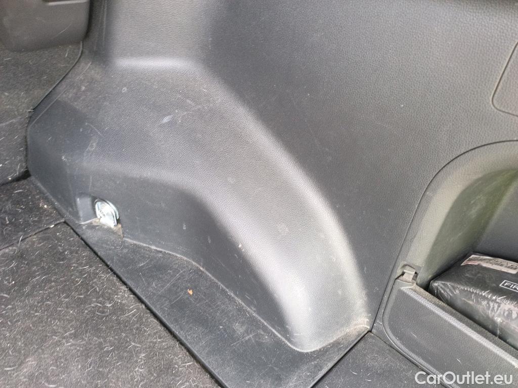  Toyota  RAV4 TOYOTA  / 2018 / 5P / todoterreno 2.5l 220H Advance 4WD #21