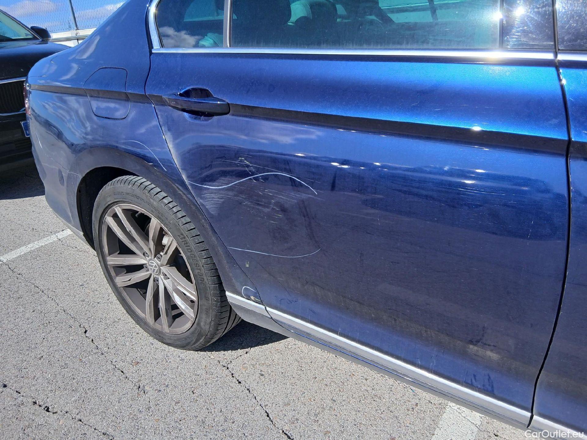  Volkswagen  Passat VOLKSWAGEN  / 2014 / 4P / sedán Sport 2.0 TDI 140kW (190CV) DSG #31