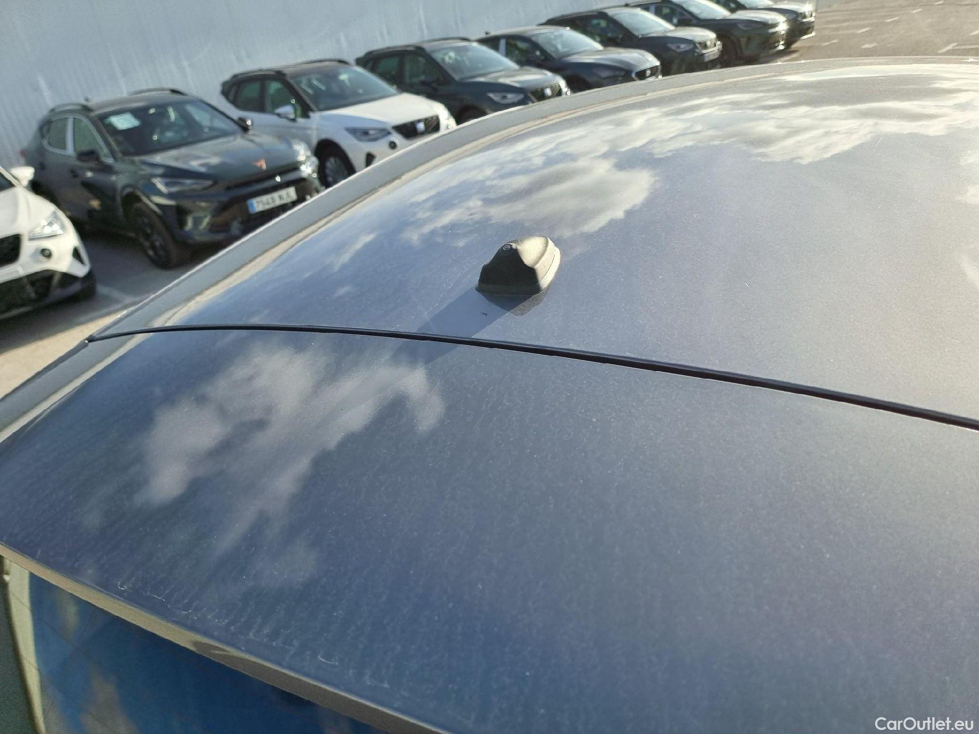  Renault  Scenic RENAULT Scénic / 2016 / 5P / monovolumen compacto Zen Energy dCi 96kW (130CV) #49