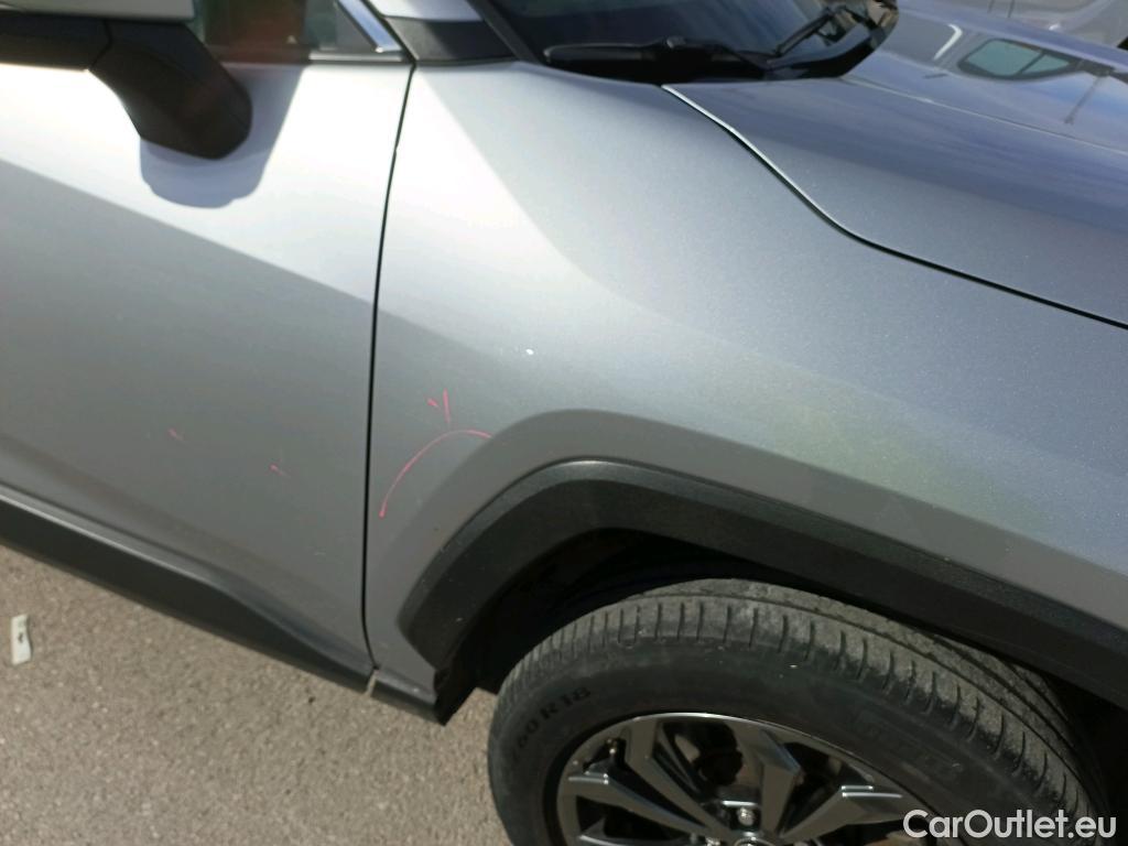  Toyota  RAV4 TOYOTA  / 2018 / 5P / todoterreno 2.5l 220H Advance 4WD #14