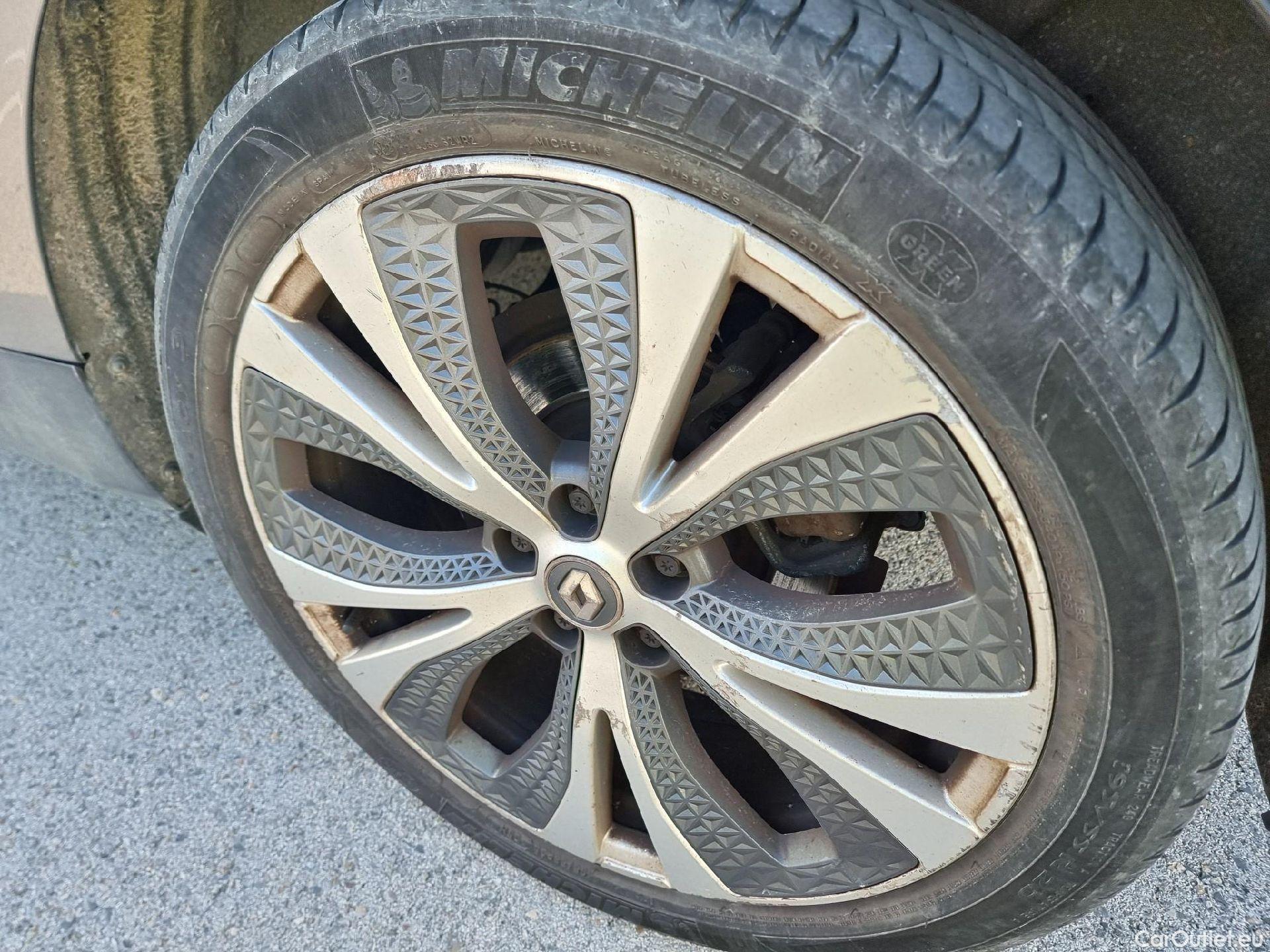  Renault  Scenic RENAULT Scénic / 2016 / 5P / monovolumen compacto Zen Energy dCi 96kW (130CV) #23