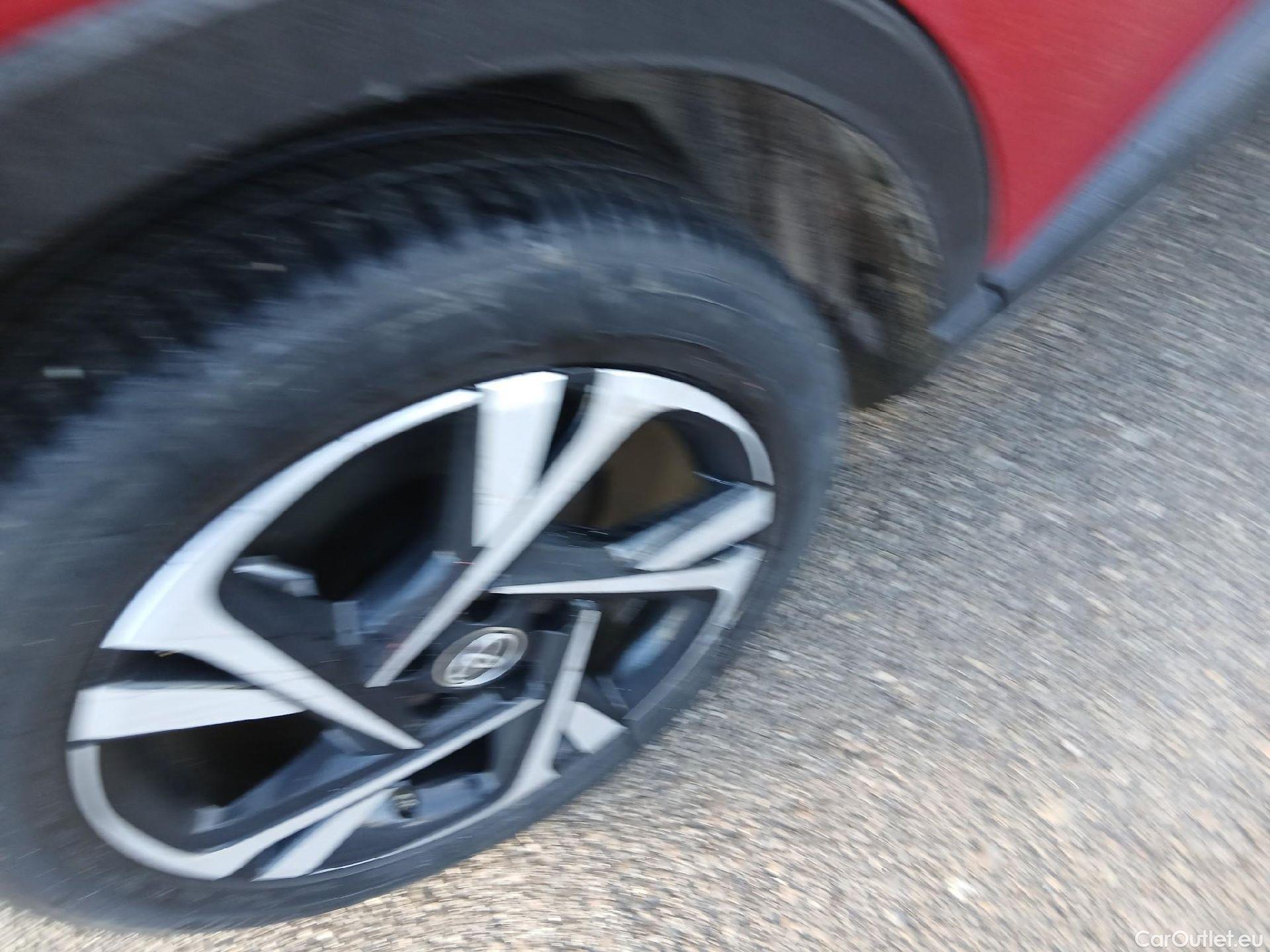  Toyota  C-HR TOYOTA  / 2019 / 5P / todoterreno 1.8 125H Advance #9