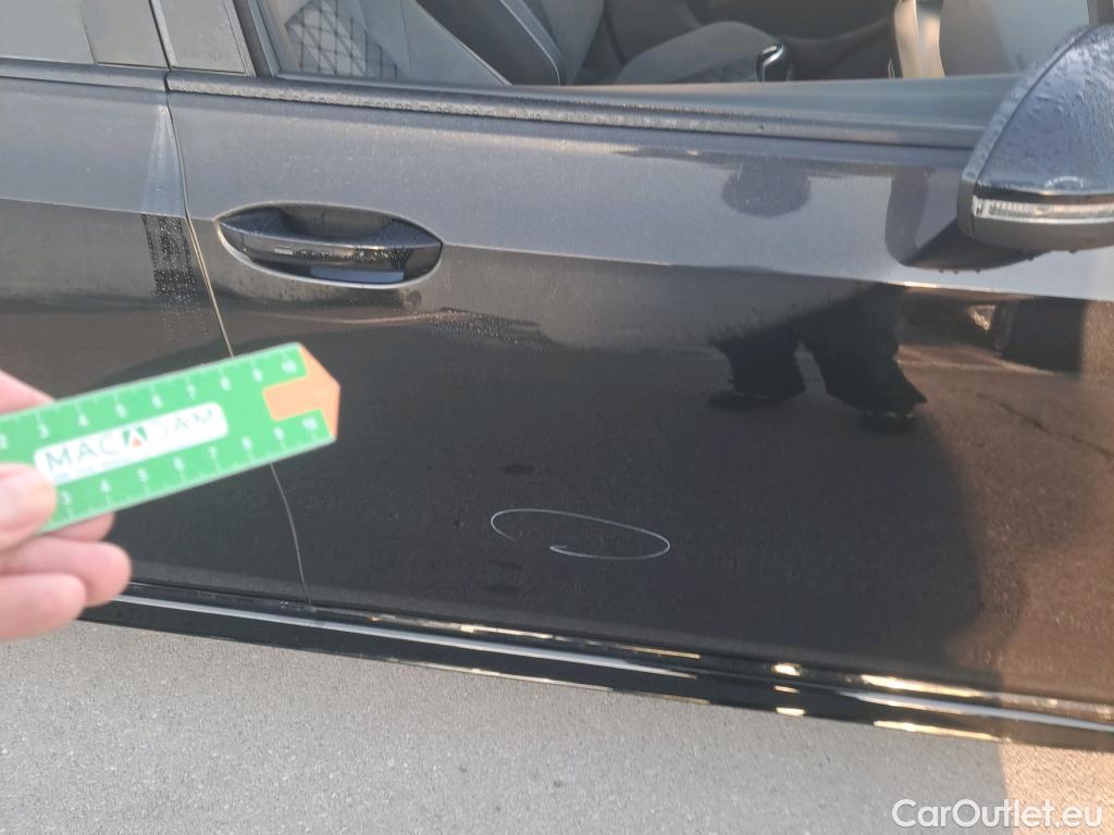  Volkswagen  Golf  VOLKSWAGEN / 2020 / 5P / berlina con portón R-Line 1.5 TSI 110kW (150CV) #8