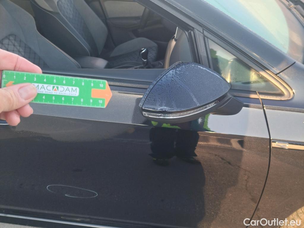  Volkswagen  Golf  VOLKSWAGEN / 2020 / 5P / berlina con portón R-Line 1.5 TSI 110kW (150CV) #22