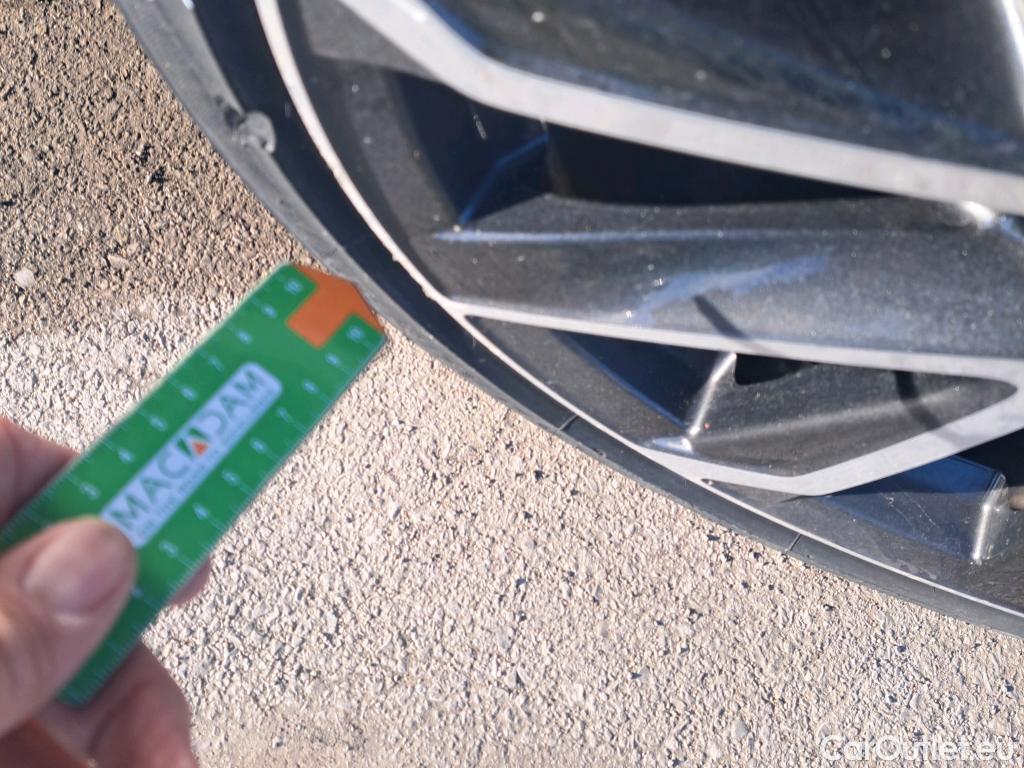  Toyota  Corolla TOYOTA  / 2019 / 5P / familiar 2.0 180H FEEL! E-CVT TOURING SPORT #13