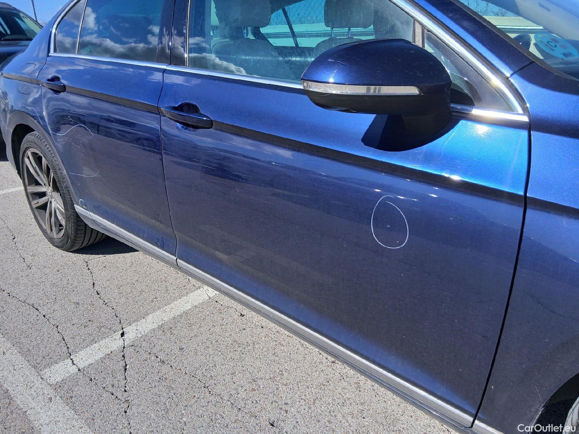  Volkswagen  Passat VOLKSWAGEN  / 2014 / 4P / sedán Sport 2.0 TDI 140kW (190CV) DSG #32