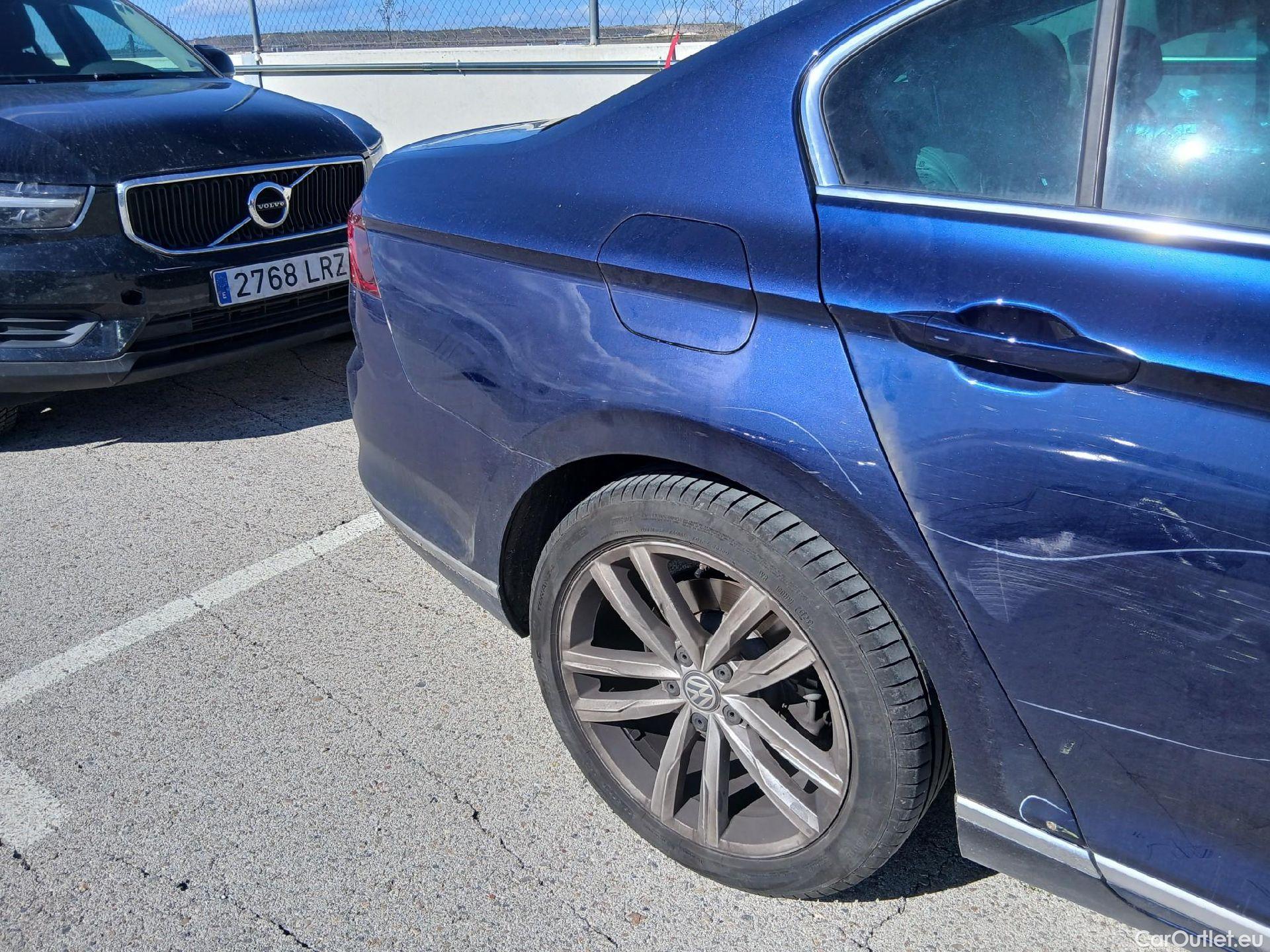  Volkswagen  Passat VOLKSWAGEN  / 2014 / 4P / sedán Sport 2.0 TDI 140kW (190CV) DSG #29