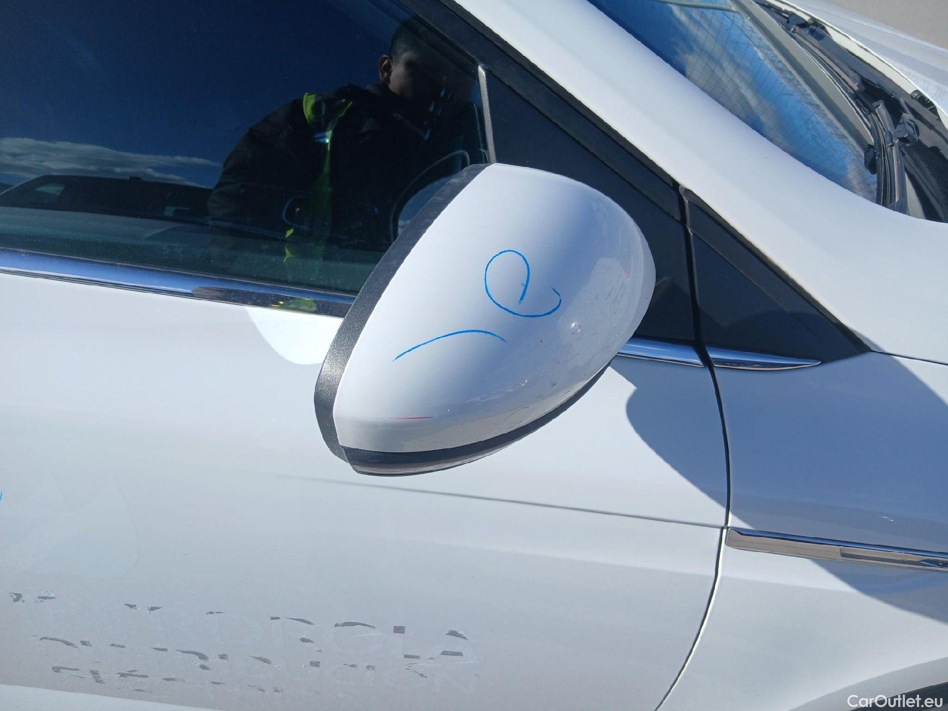  Renault  Megane RENAULT Mégane / 2015 / 5P / familiar Sp. Tourer Zen En. dCi 81kW (110CV) #37