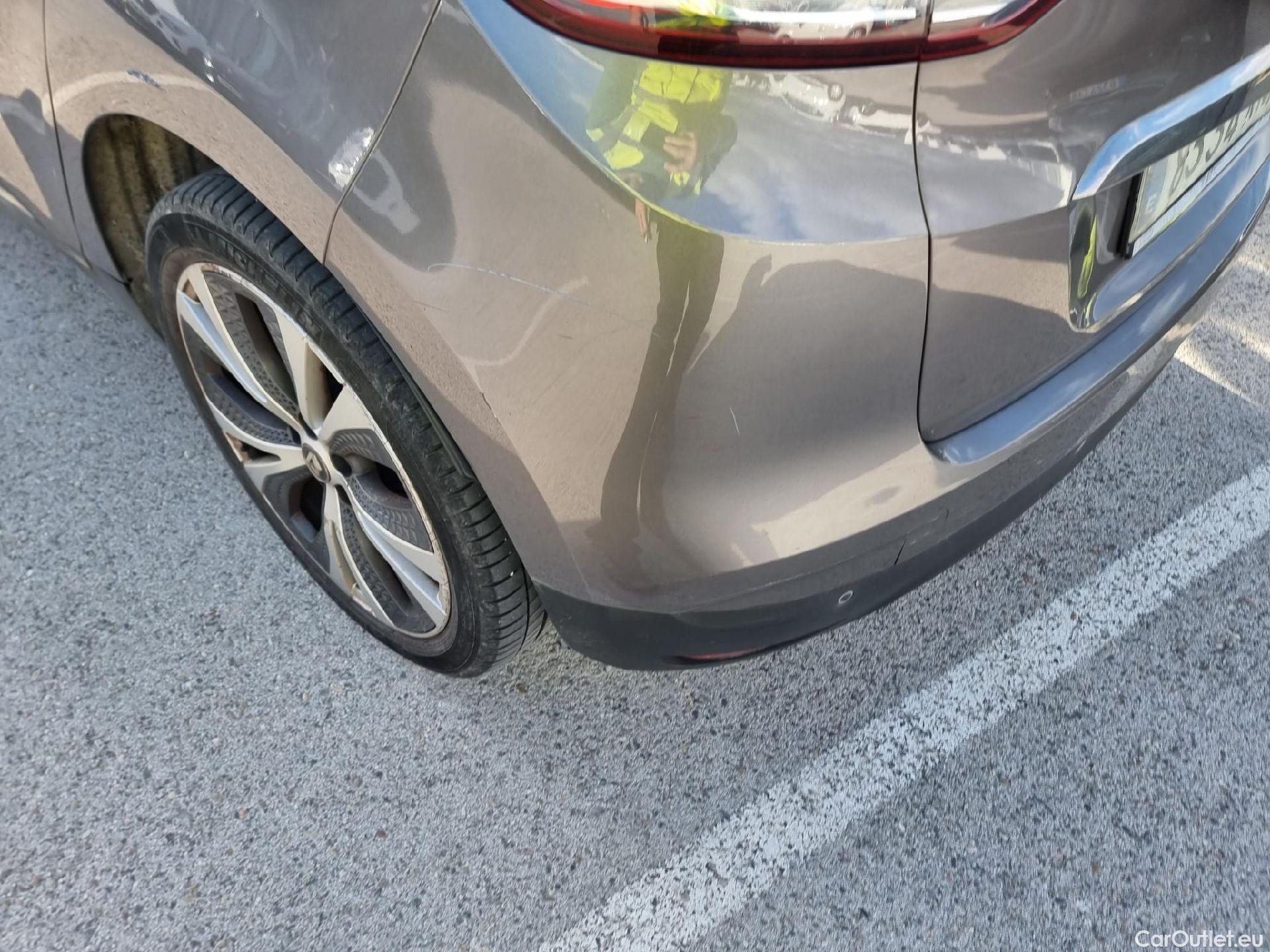  Renault  Scenic RENAULT Scénic / 2016 / 5P / monovolumen compacto Zen Energy dCi 96kW (130CV) #25