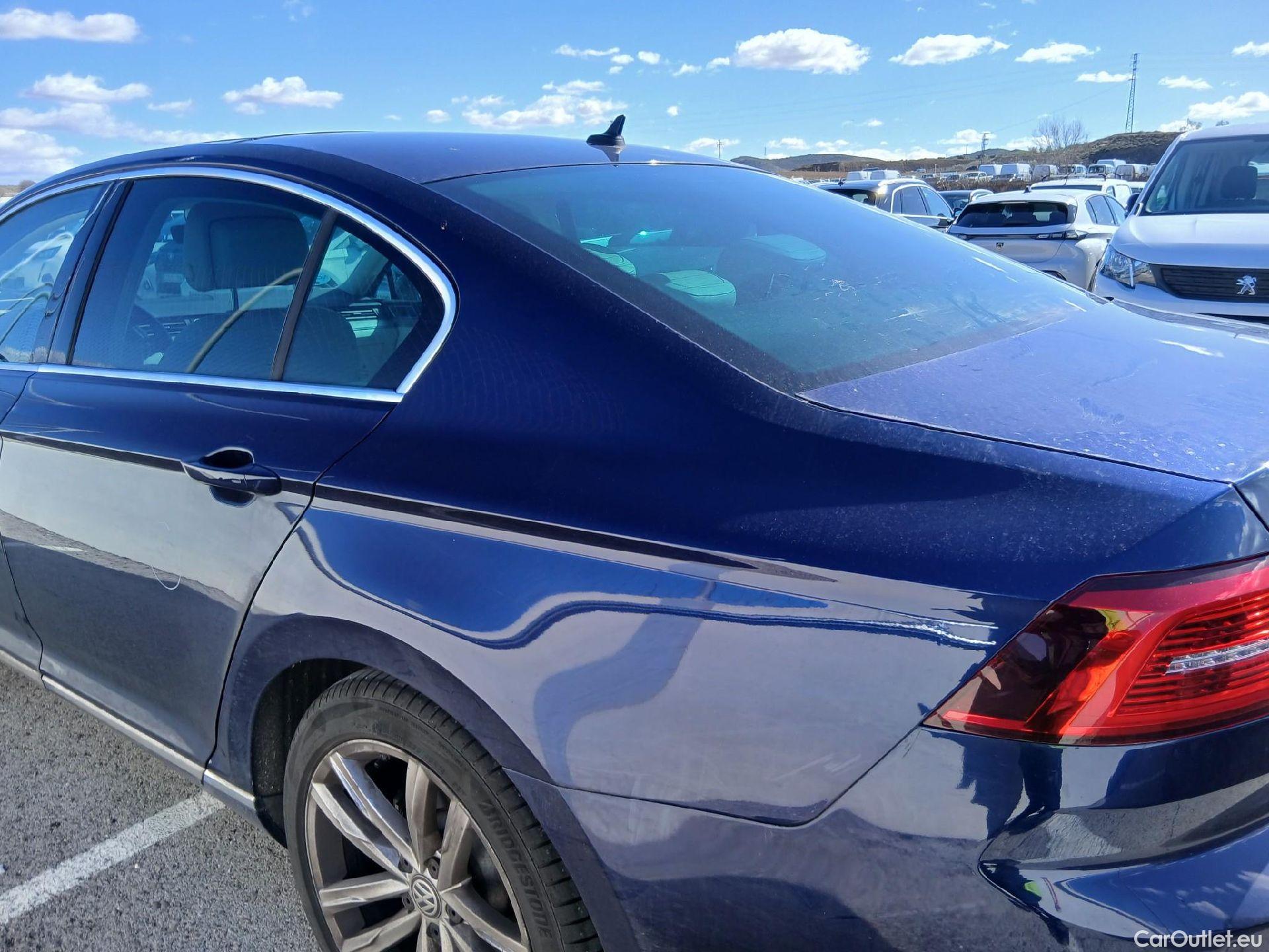  Volkswagen  Passat VOLKSWAGEN  / 2014 / 4P / sedán Sport 2.0 TDI 140kW (190CV) DSG #23